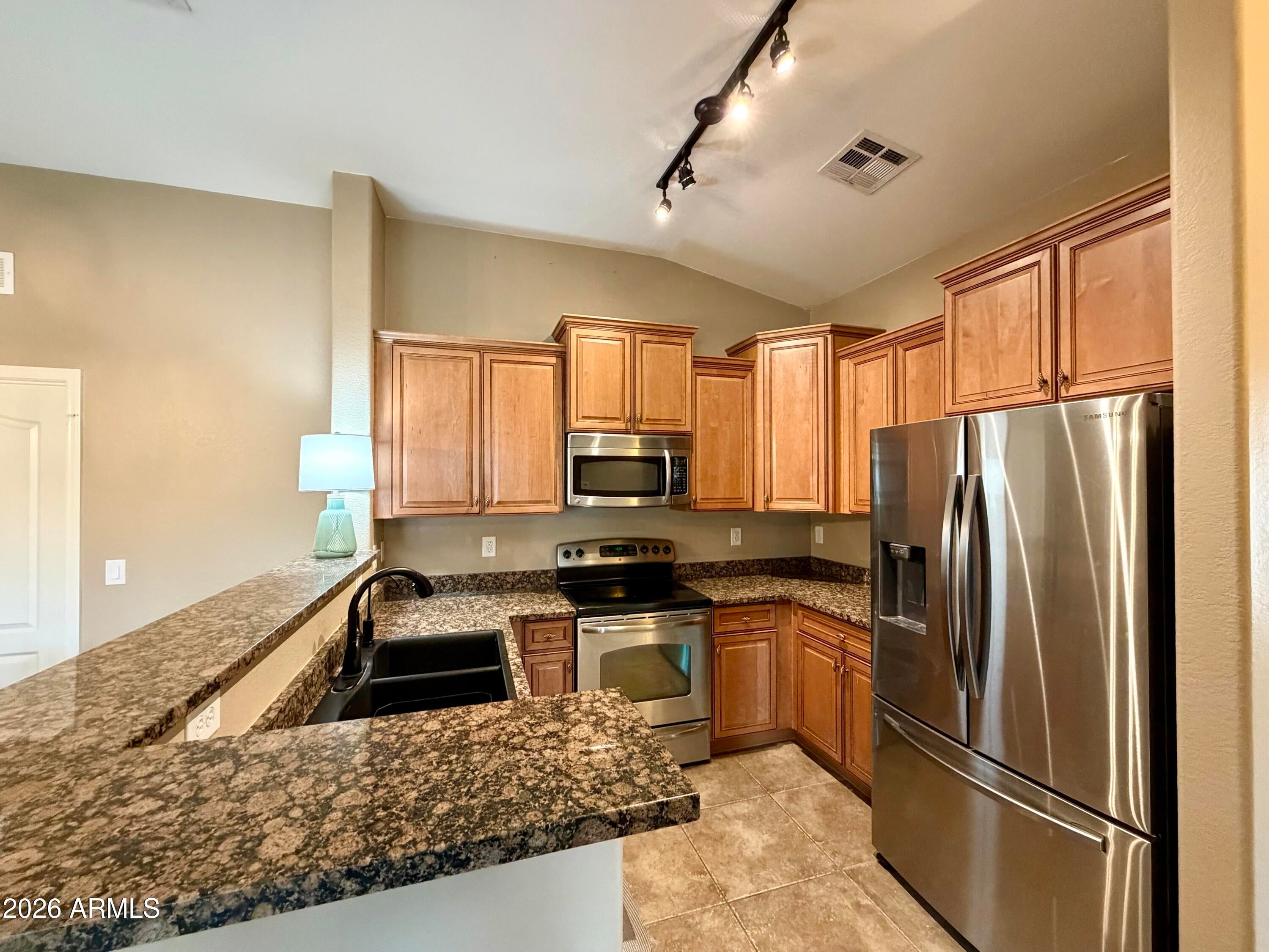 2725 E MINE CREEK Road 2058