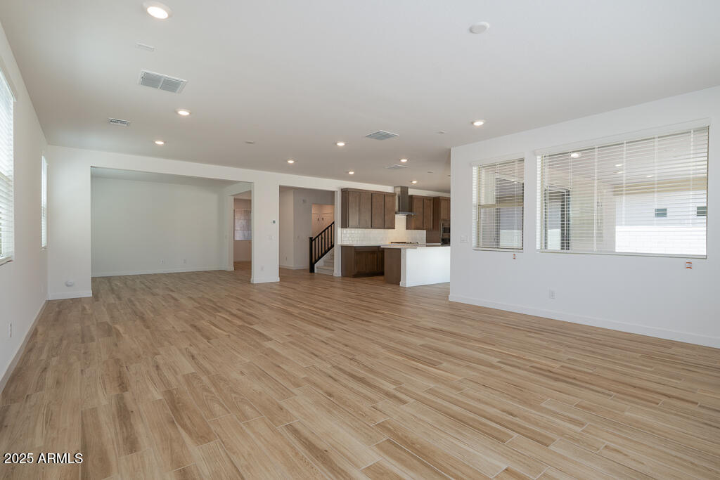 40147 N Alameda Drive