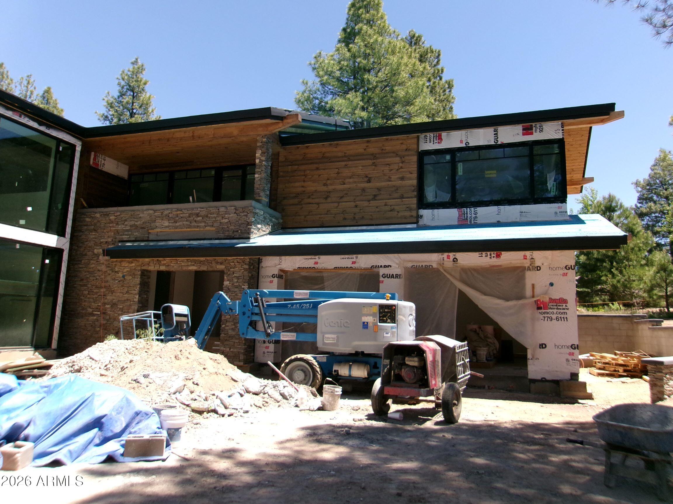 2000 E Del Rae Drive