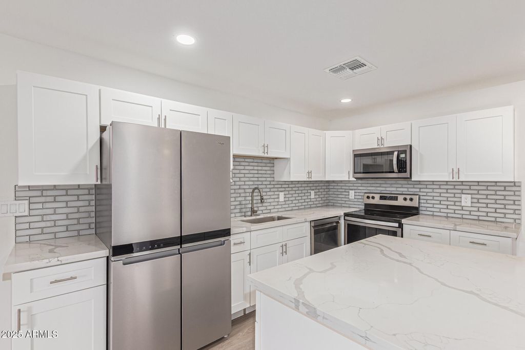 Photo of 5559 N 62nd Ave Avenue, Glendale, AZ 85301 (MLS # 6952381)