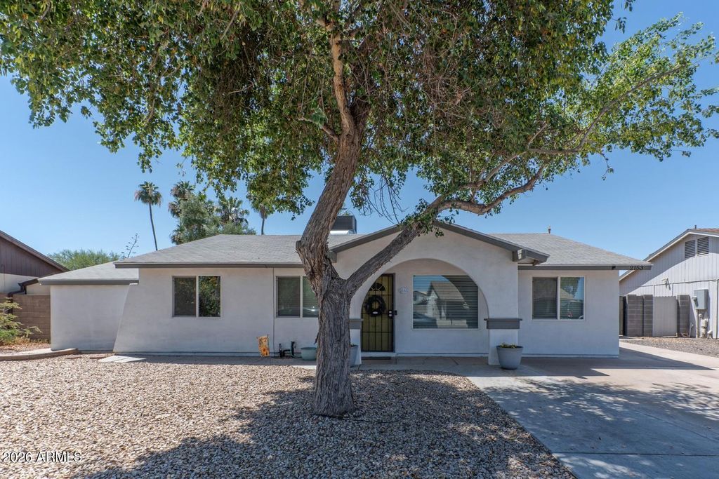Photo of 2153 W Obispo Avenue, Mesa, AZ 85202 (MLS # 7032105)