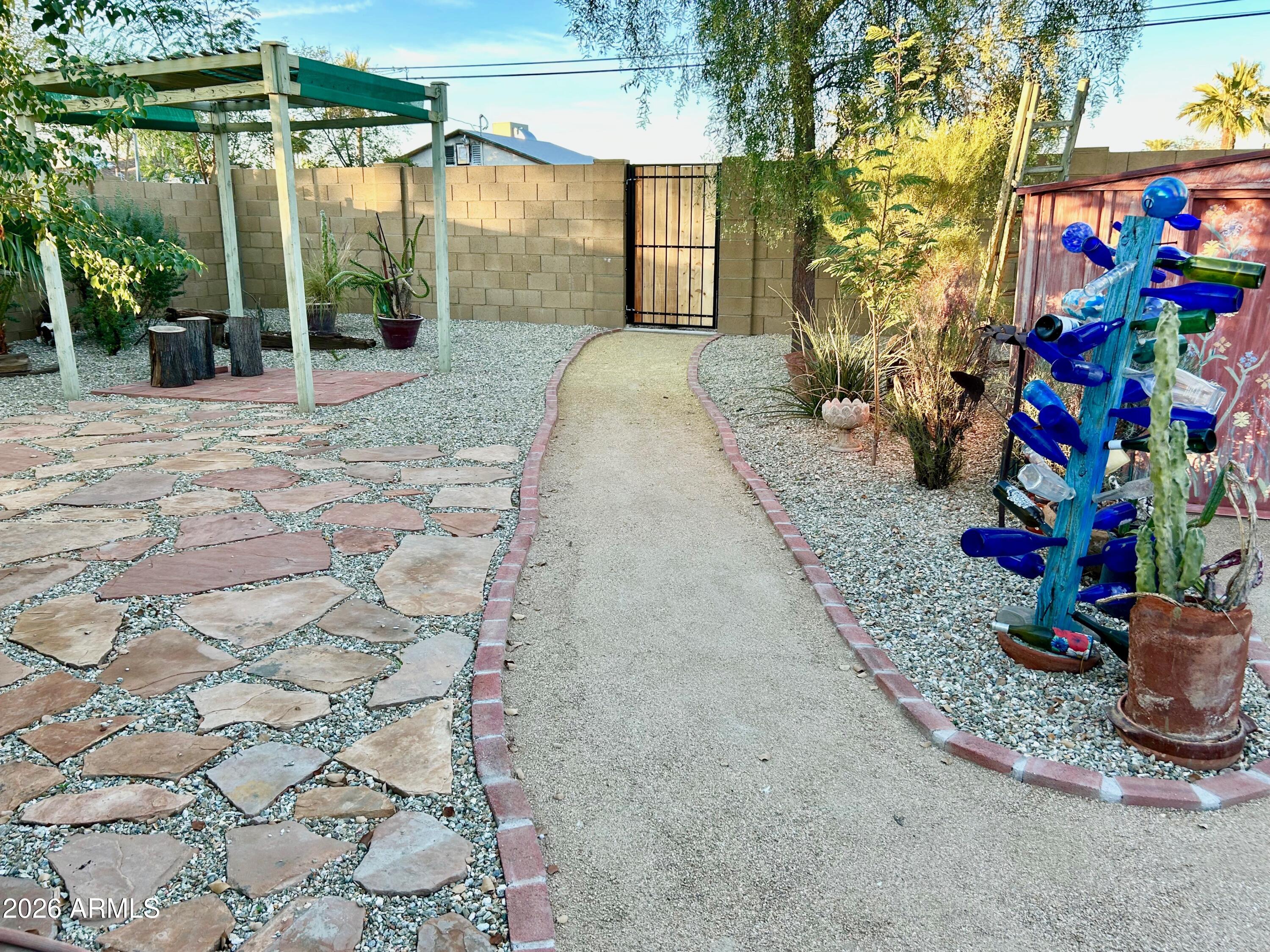 1924 E MONTE VISTA Road