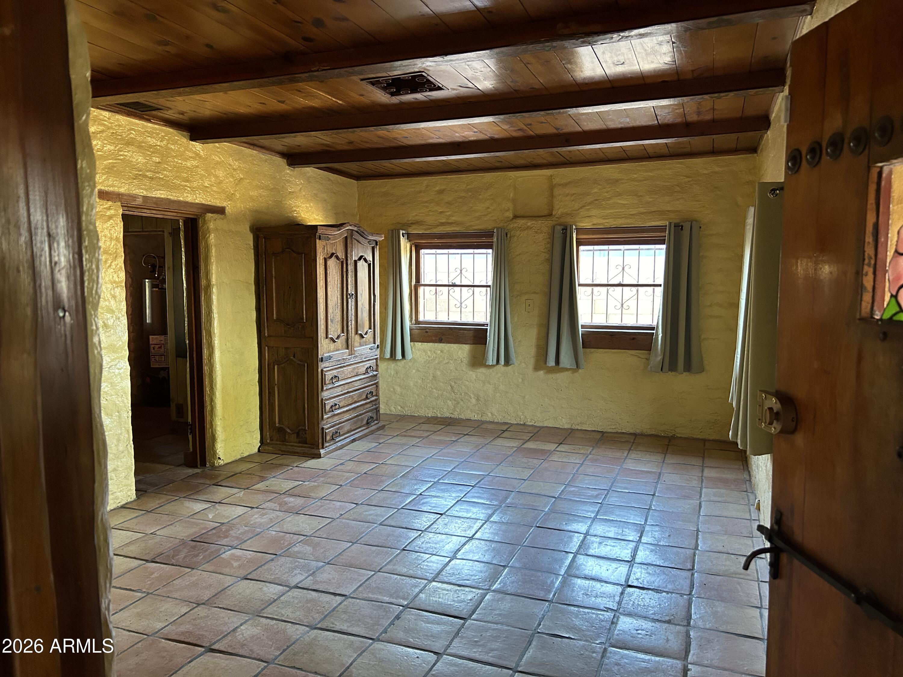 1924 E MONTE VISTA Road