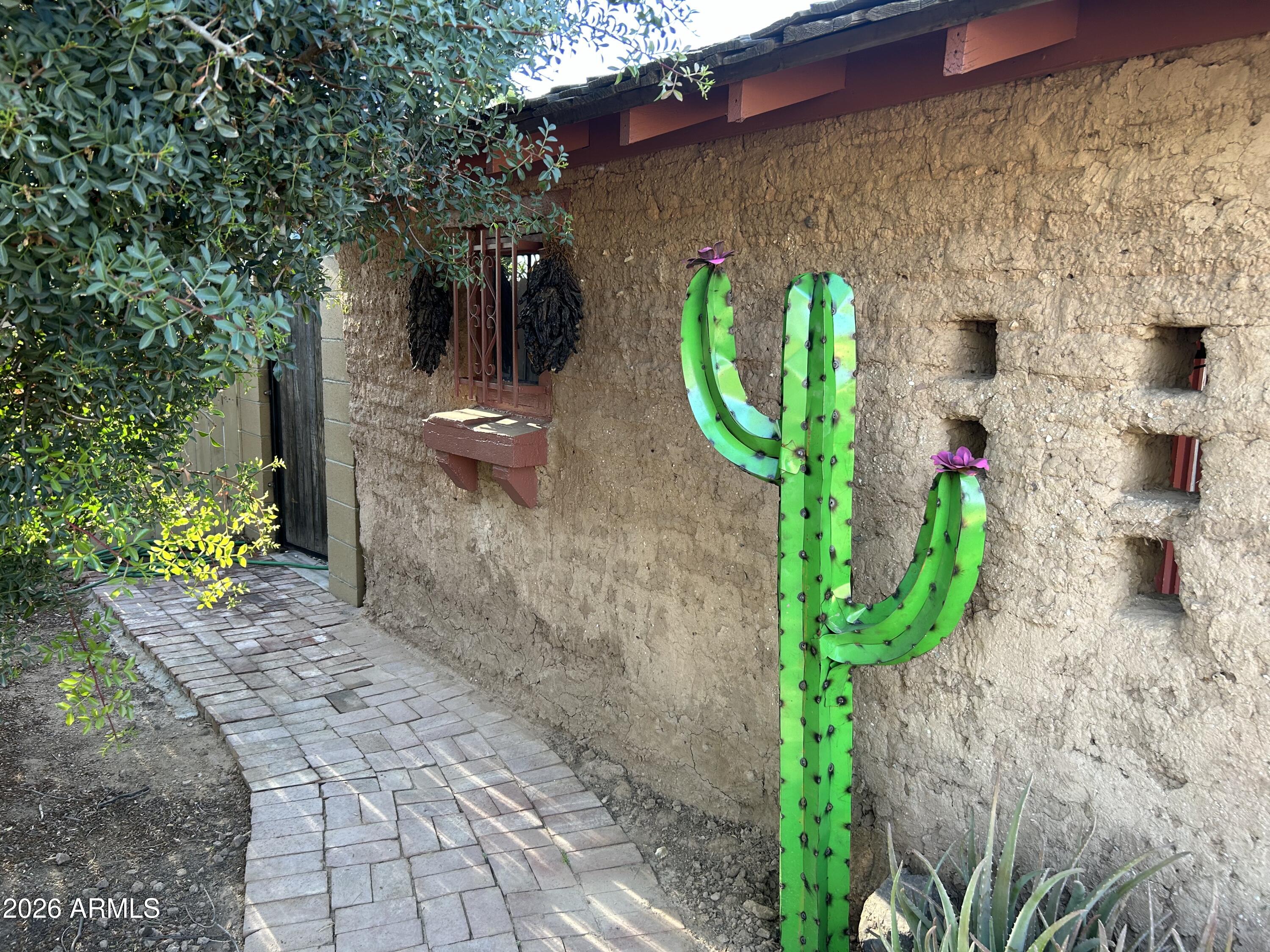 1924 E MONTE VISTA Road