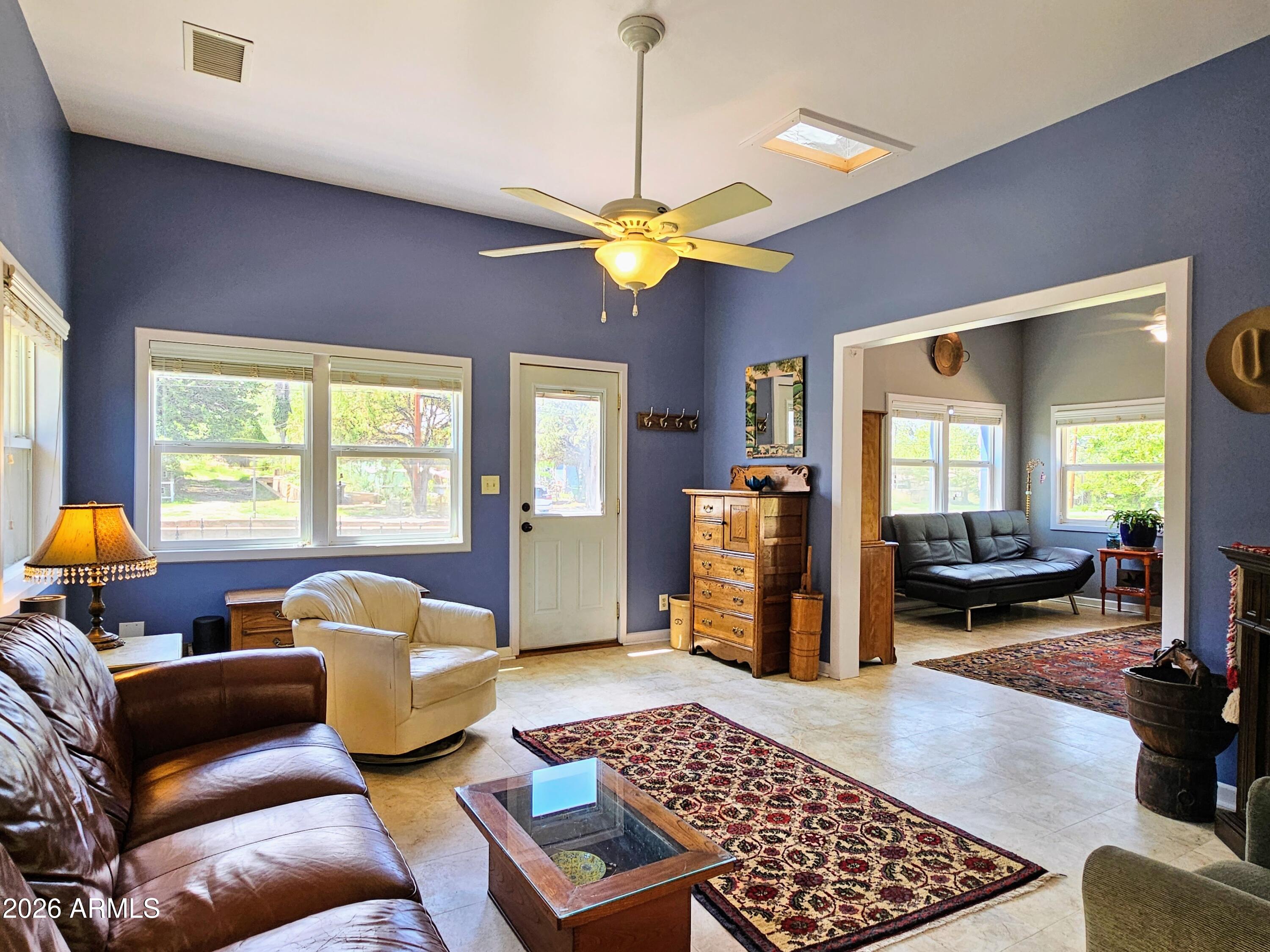 121 BLACK KNOB View