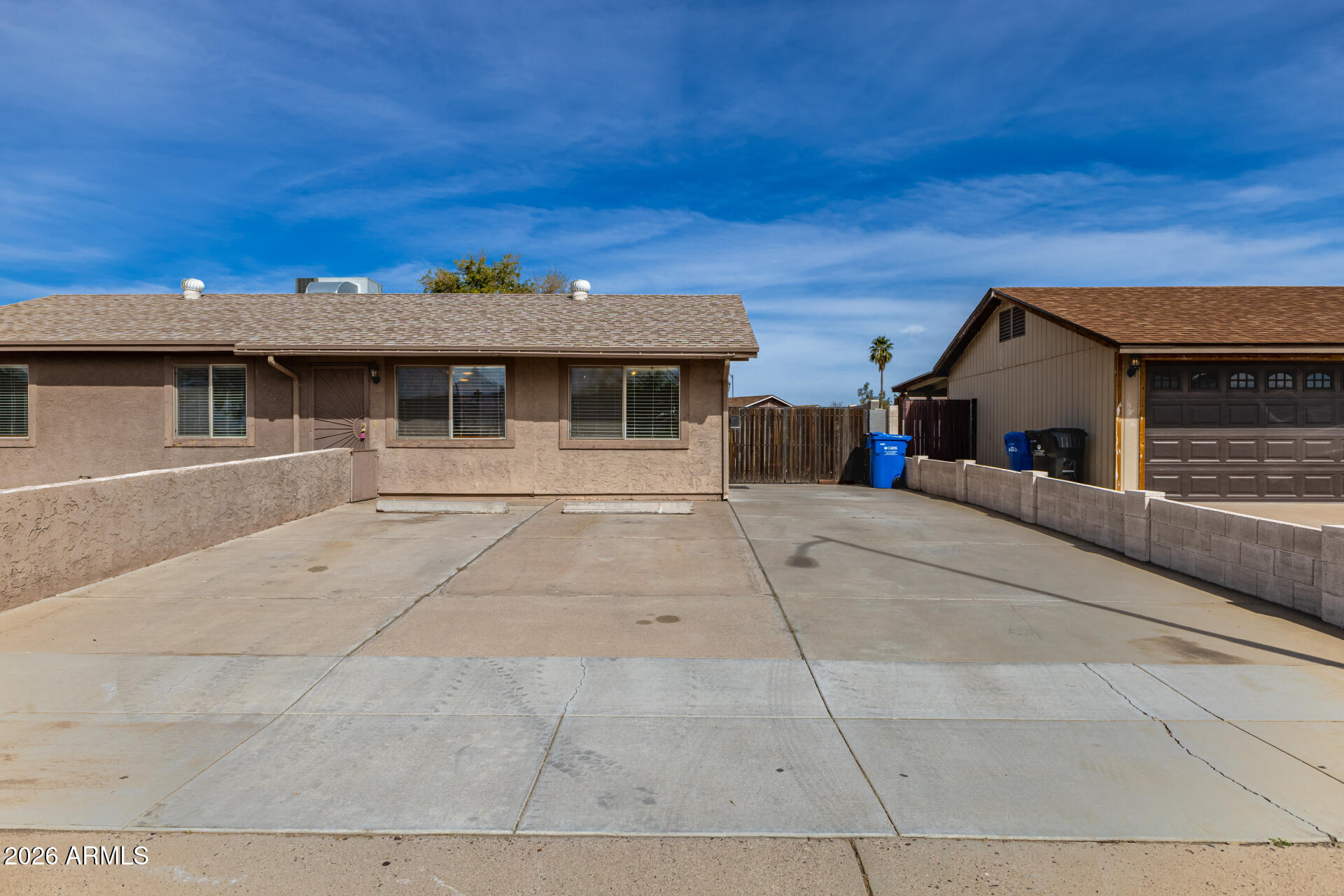 2702 E GROVERS Avenue