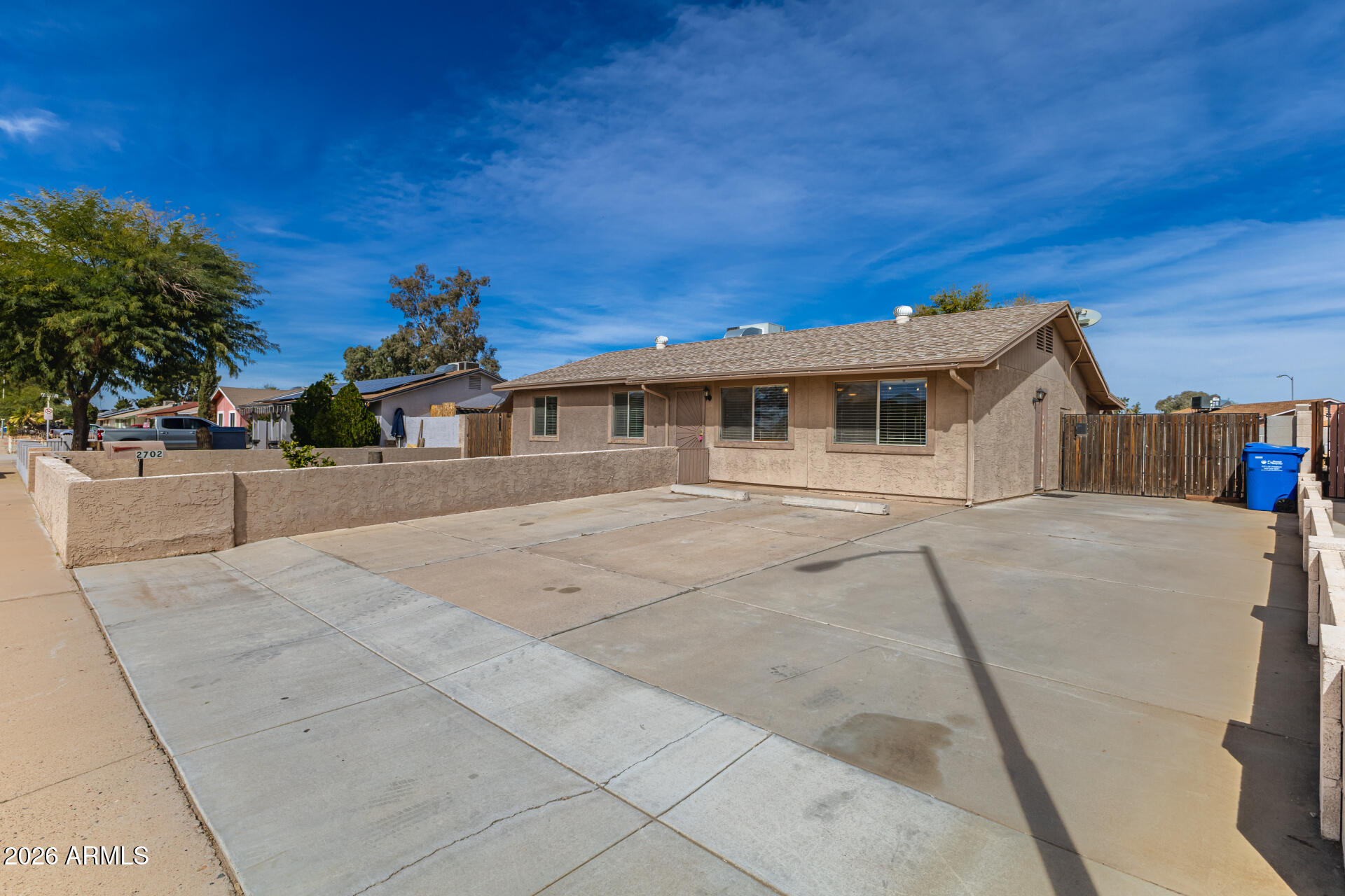 2702 E GROVERS Avenue