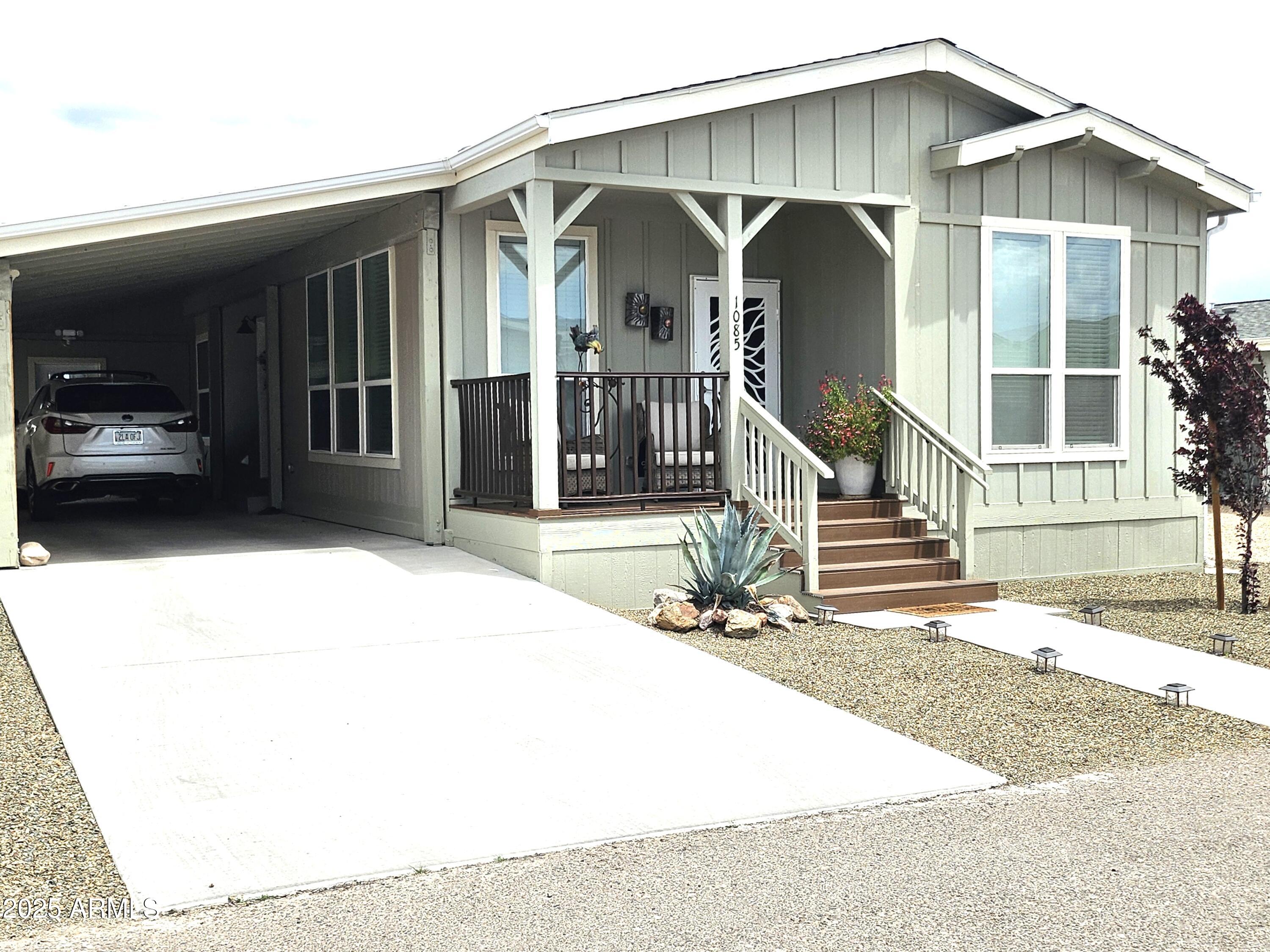 1085 Crenshaw Avenue