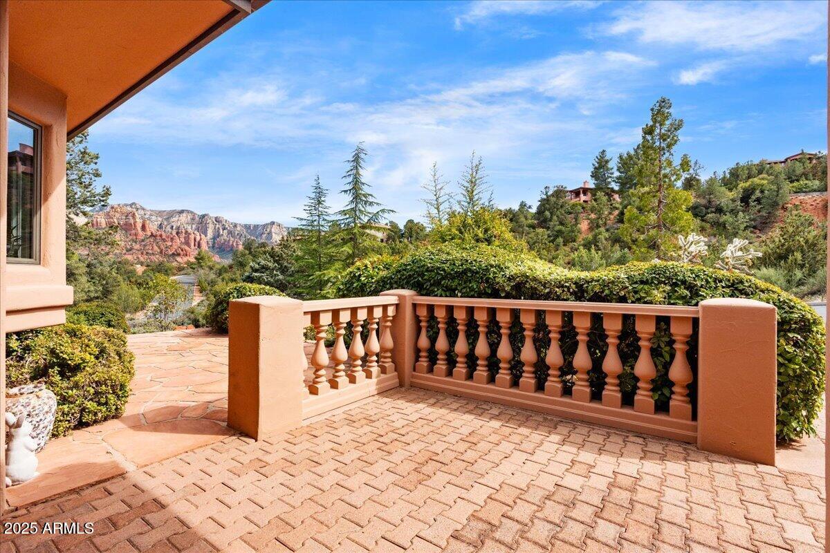 310 Les Springs Drive