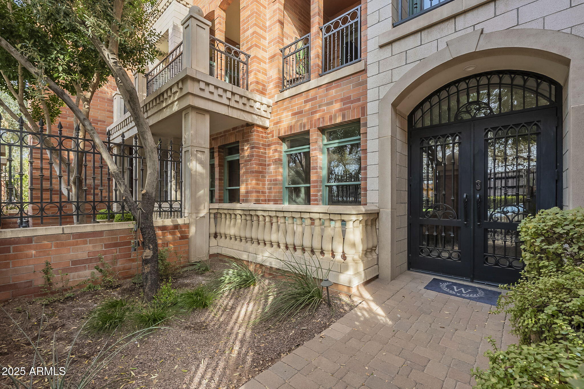 30 W PALM Lane