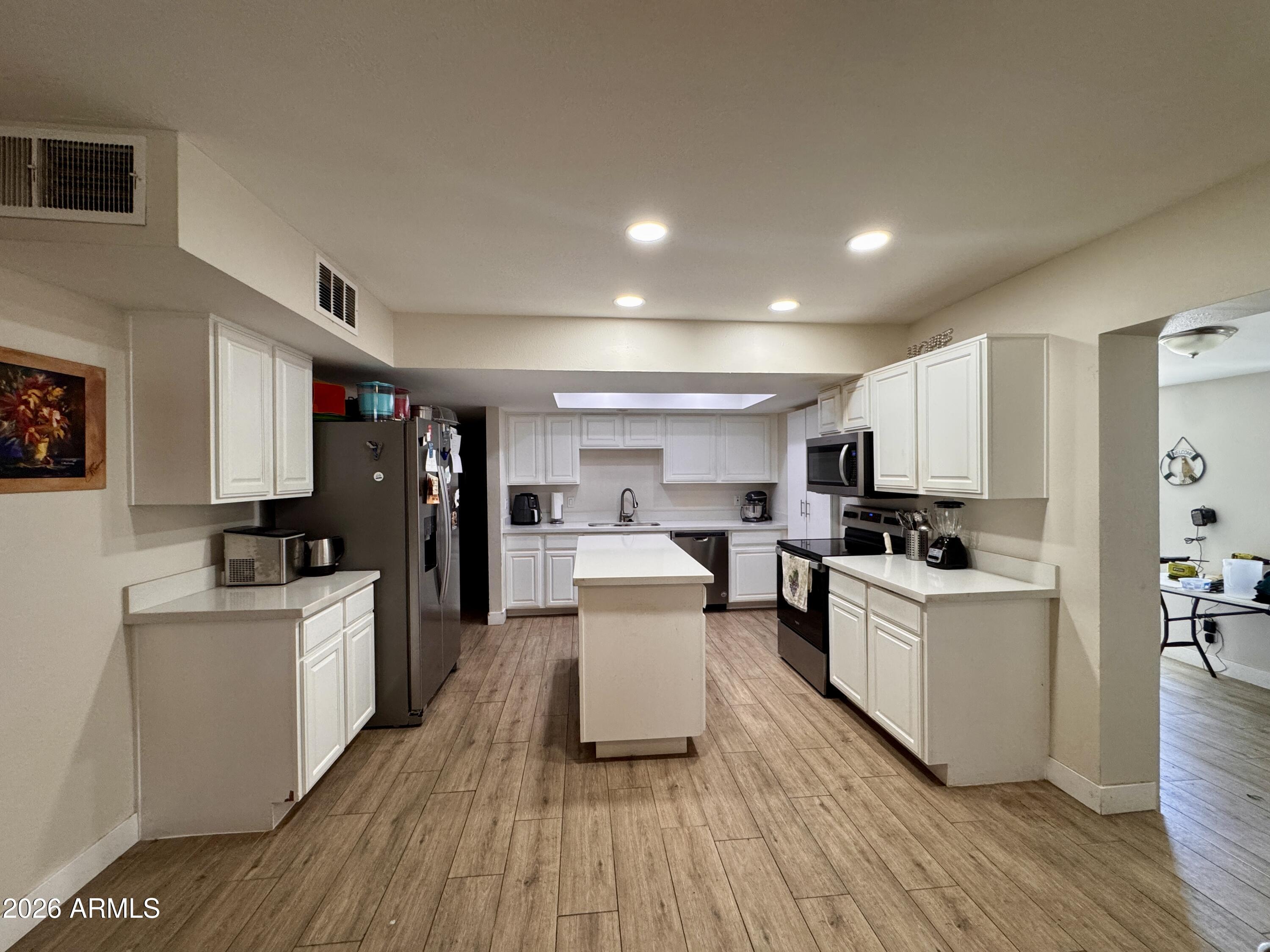 3317 W LAUREL Lane