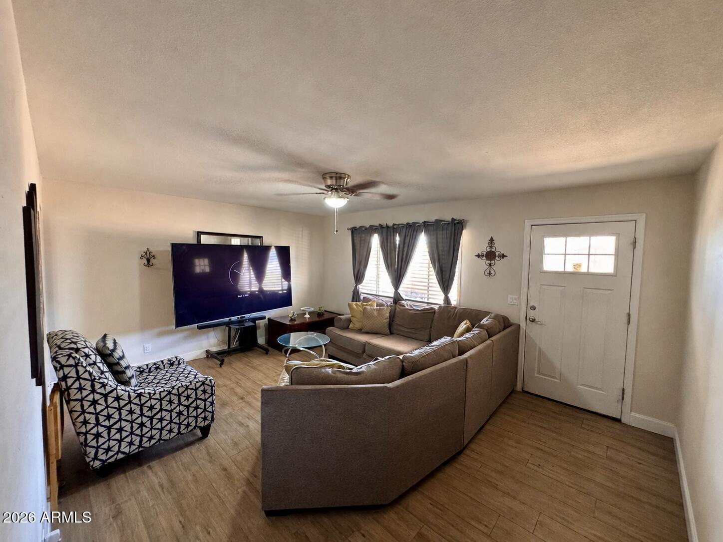 3317 W LAUREL Lane