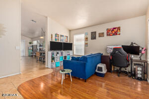 512 S 93RD Way