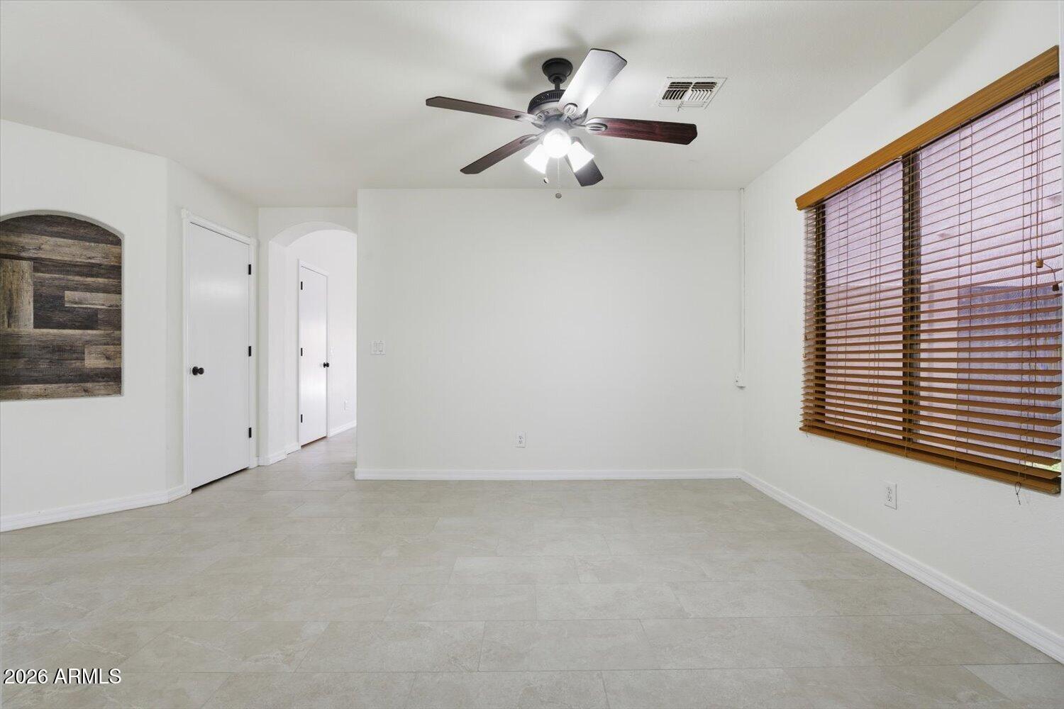 12527 W WINDSOR Boulevard