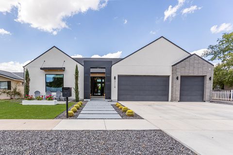 3118 N 42ND Street Phoenix AZ 85018
