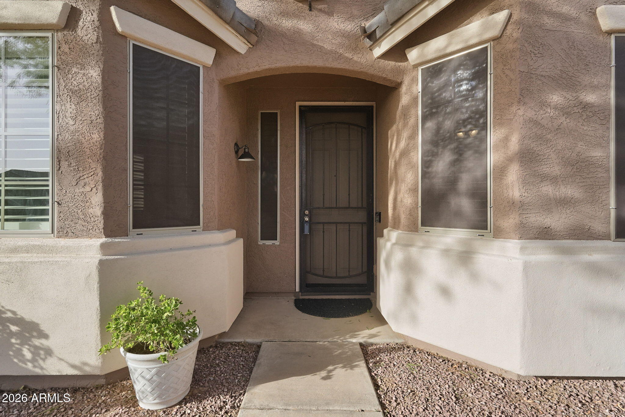1530 E FONTANA Drive