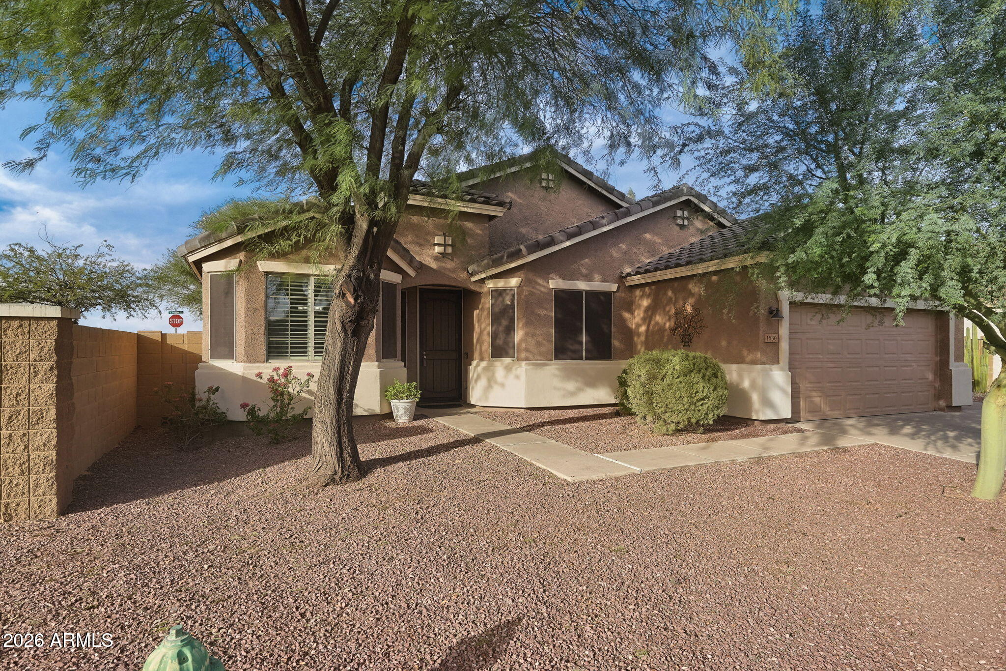 1530 E FONTANA Drive