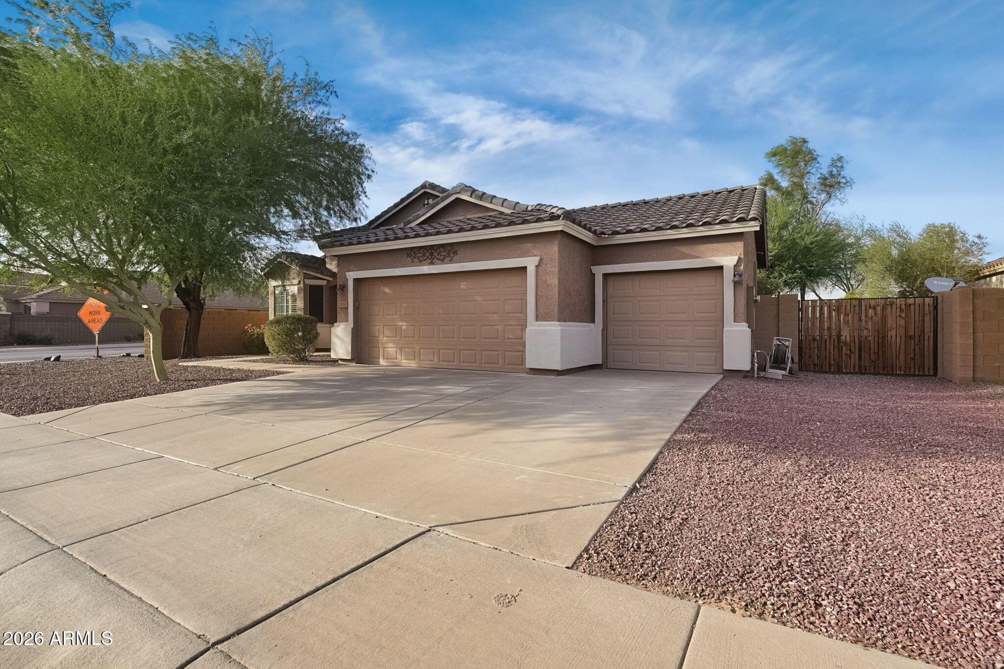 1530 E FONTANA Drive