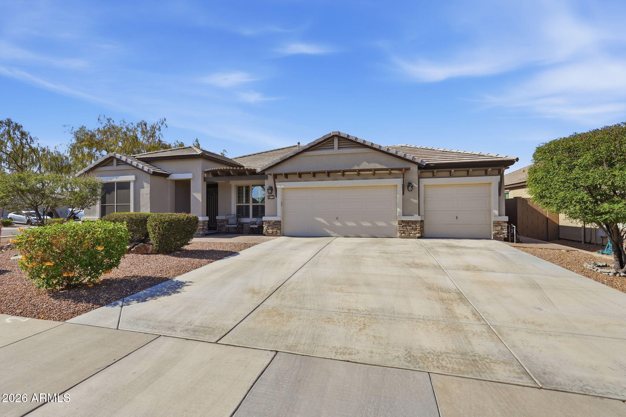13844 W DESERT MOON Way