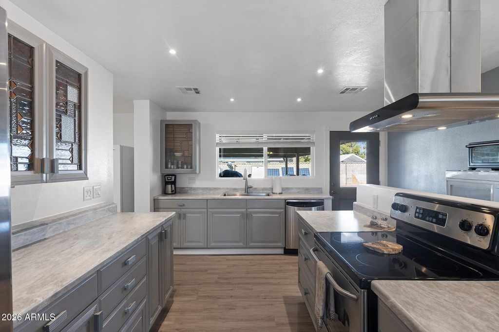 Photo of 610 E Estevan Avenue, Apache Junction, AZ 85119 (MLS # 6972270)