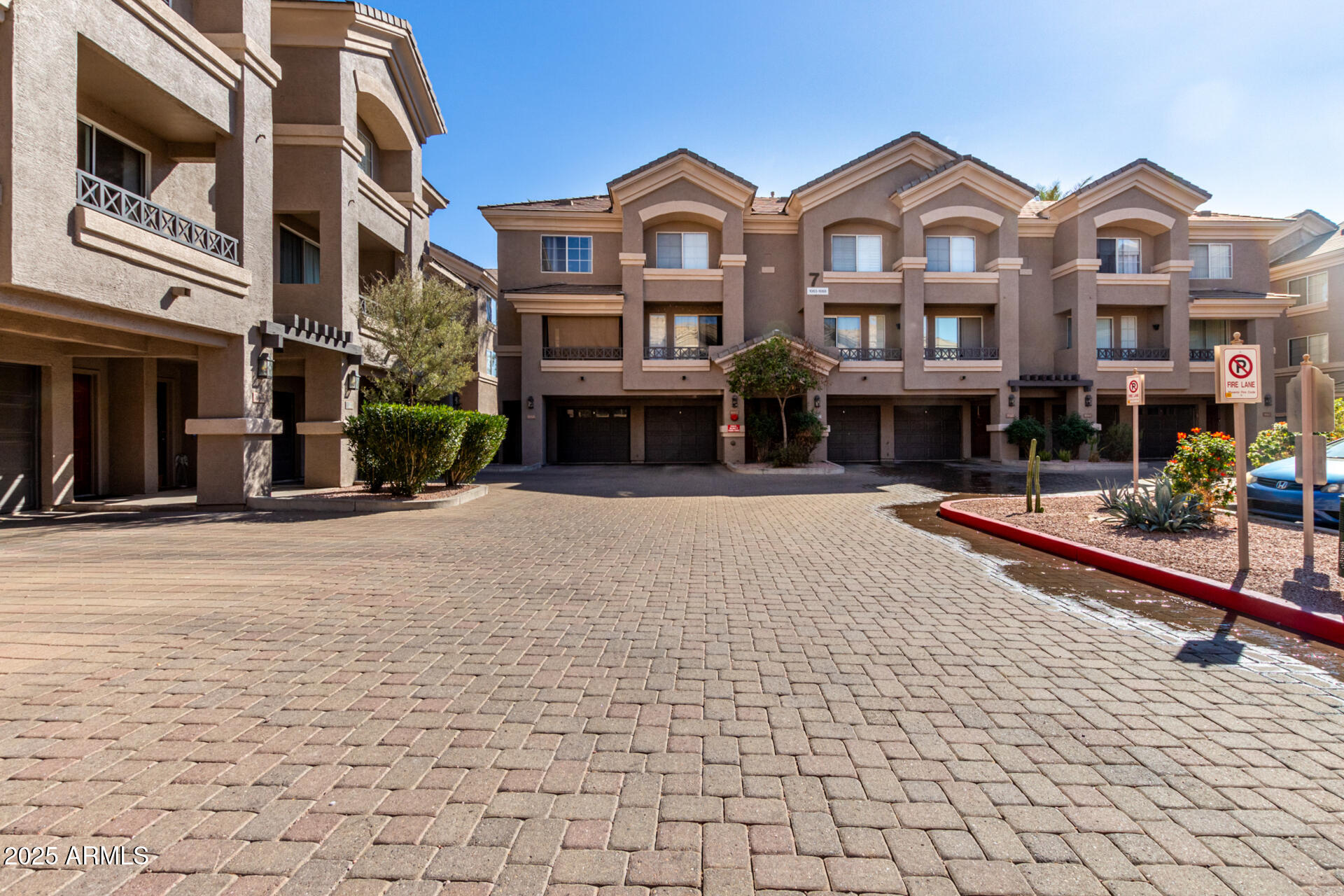 4455 E PARADISE VILLAGE Parkway S 1068