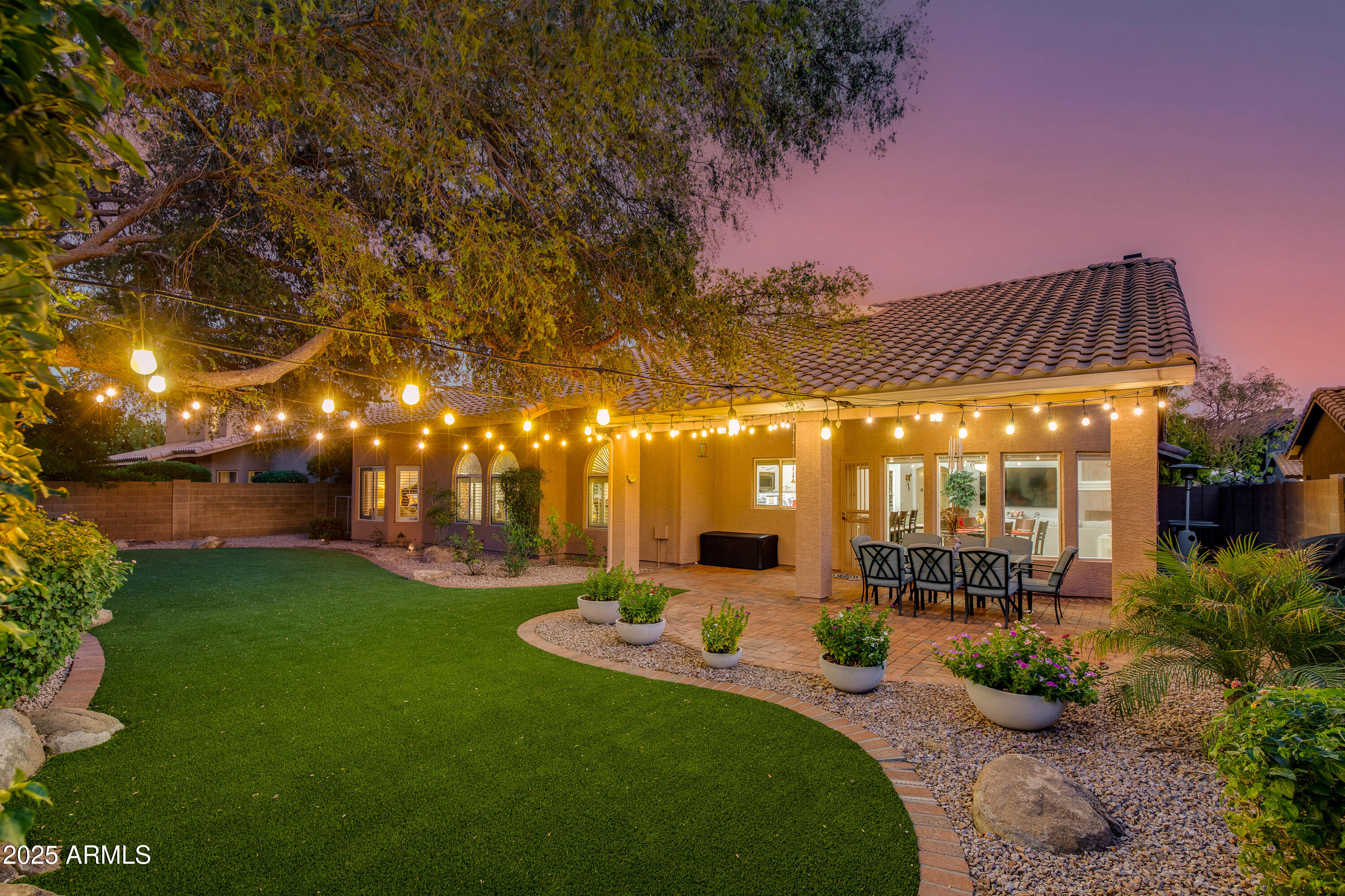 6836 E WINCHCOMB Drive