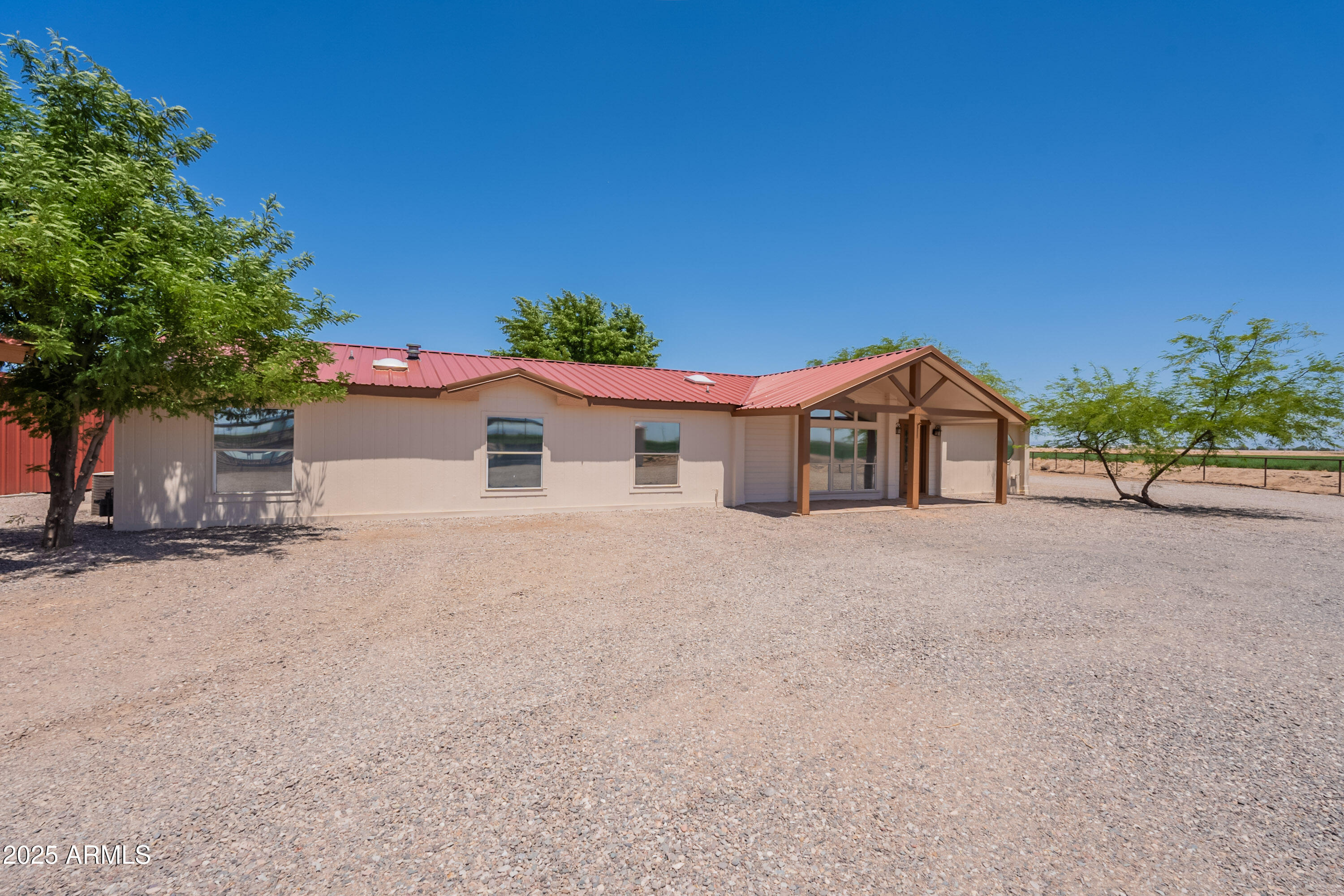 429 N NAFZIGER Road