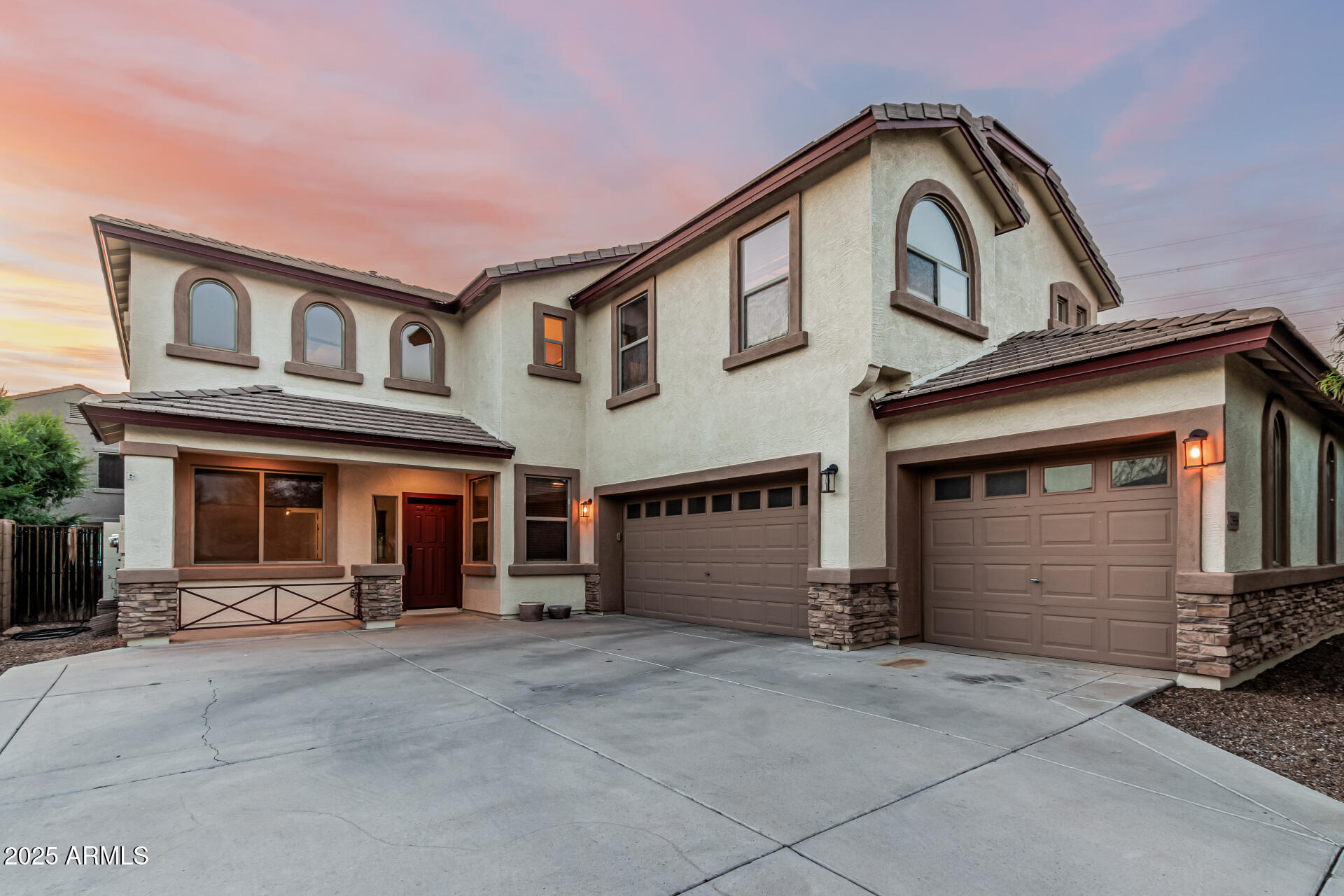 2556 E QUIET HOLLOW Lane