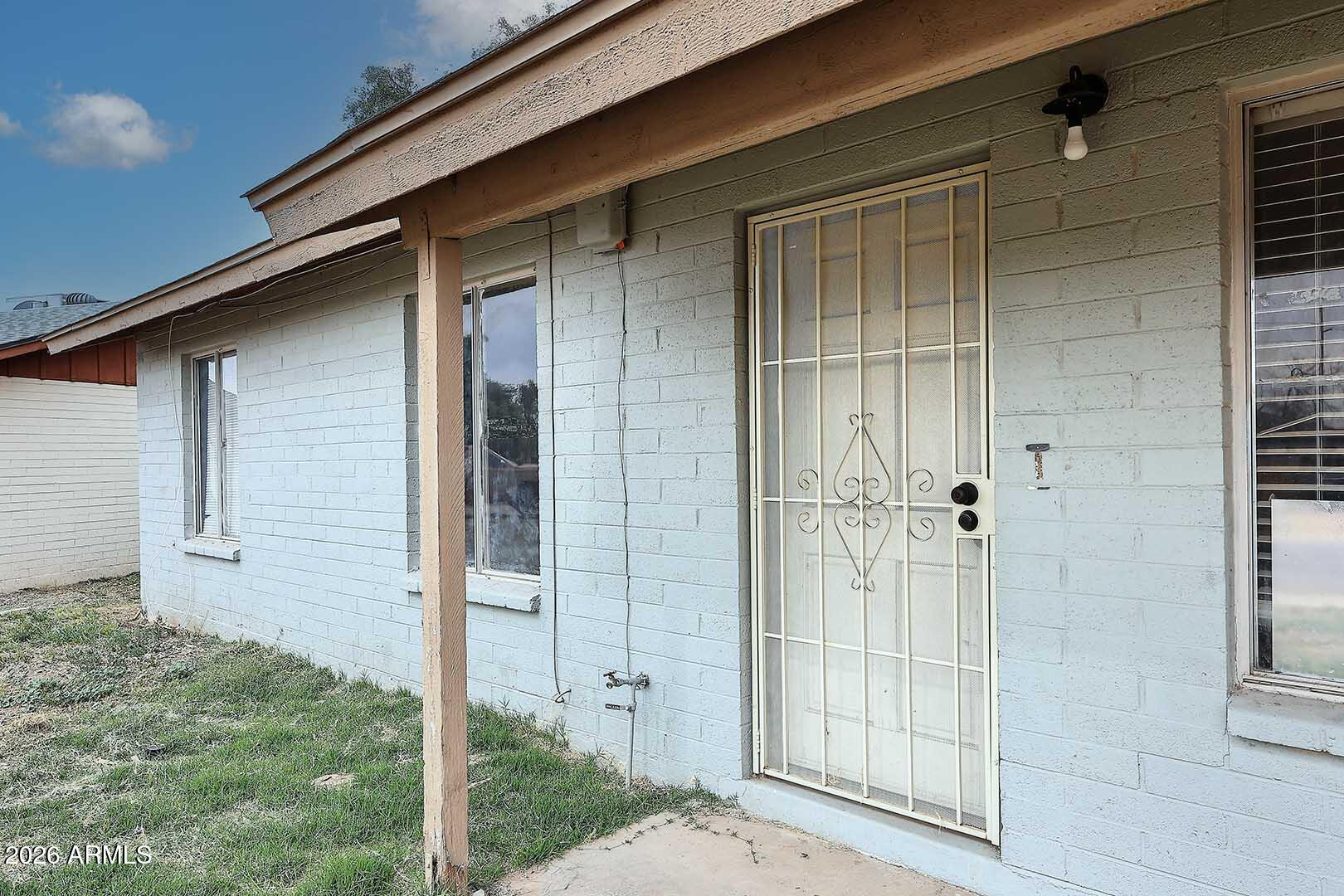 7846 W VERMONT Avenue