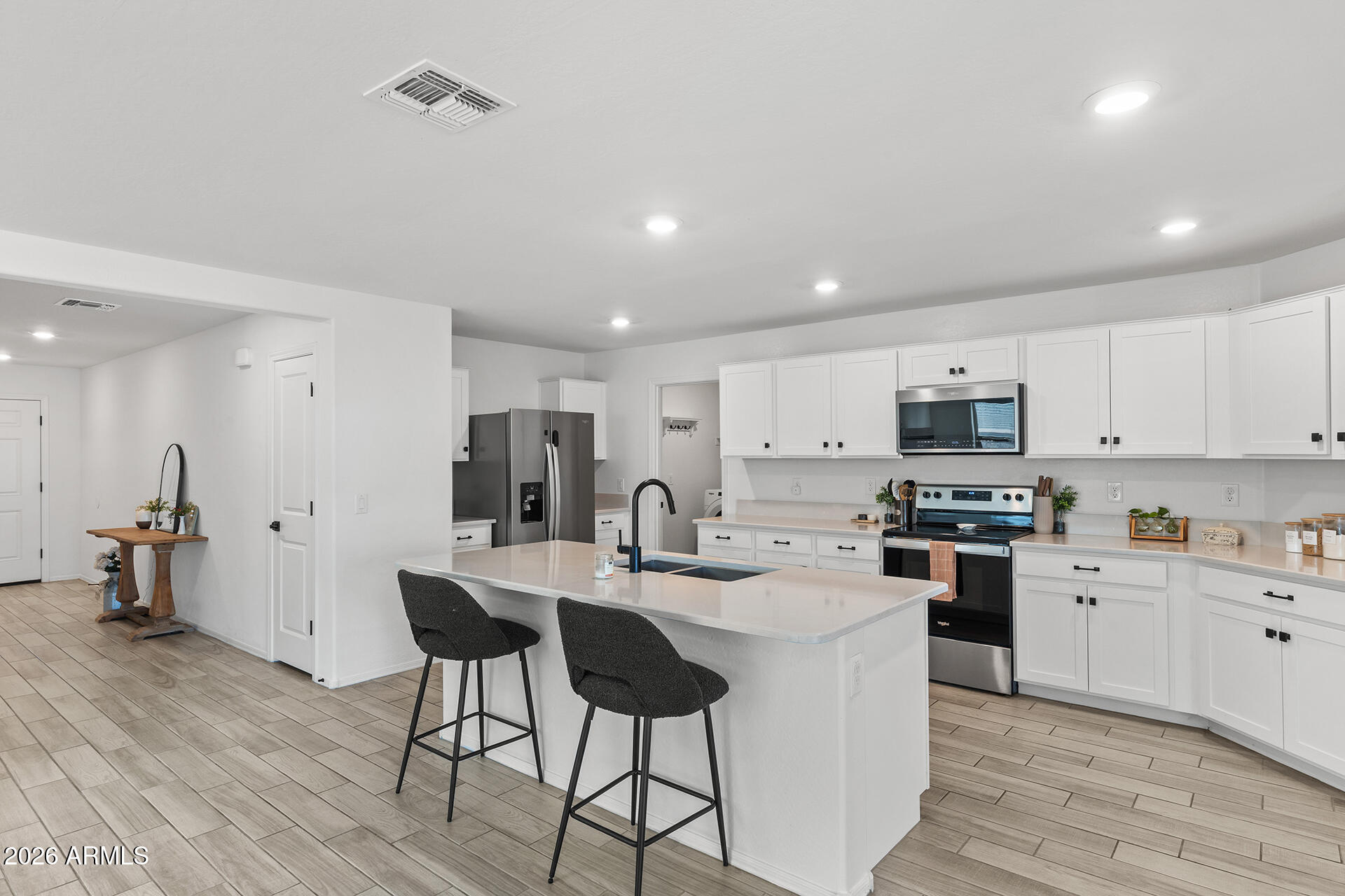 516 E MOUNTAIN VIEW Drive