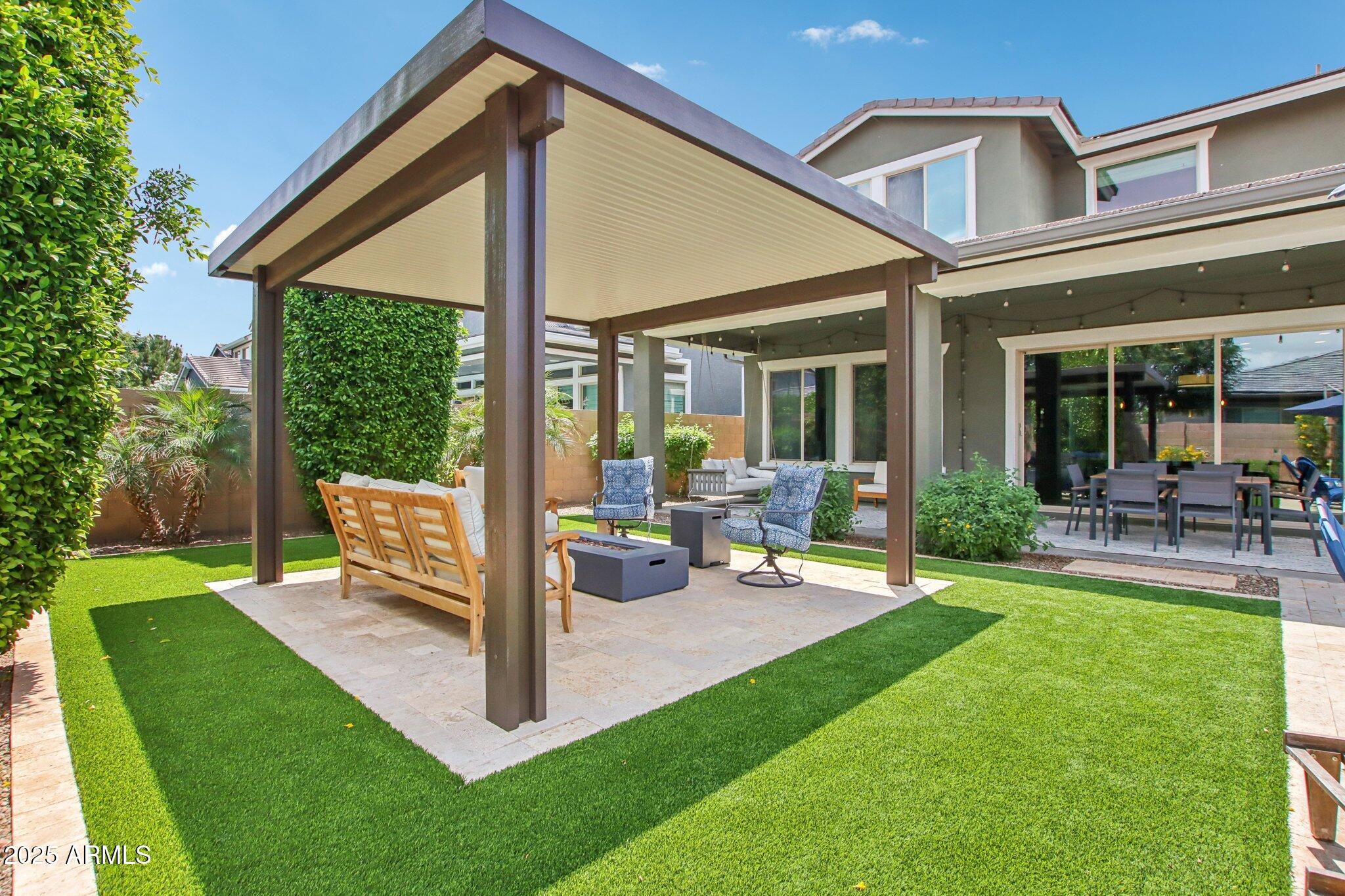 2942 E Appaloosa Road