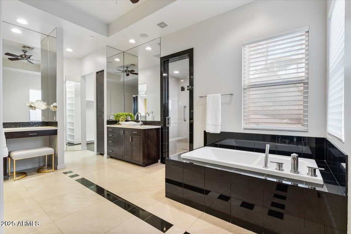 Fountain Hills, Arizona 85268, United States, 4 Bedrooms Bedrooms, ,4 BathroomsBathrooms,Residential,Active,89688