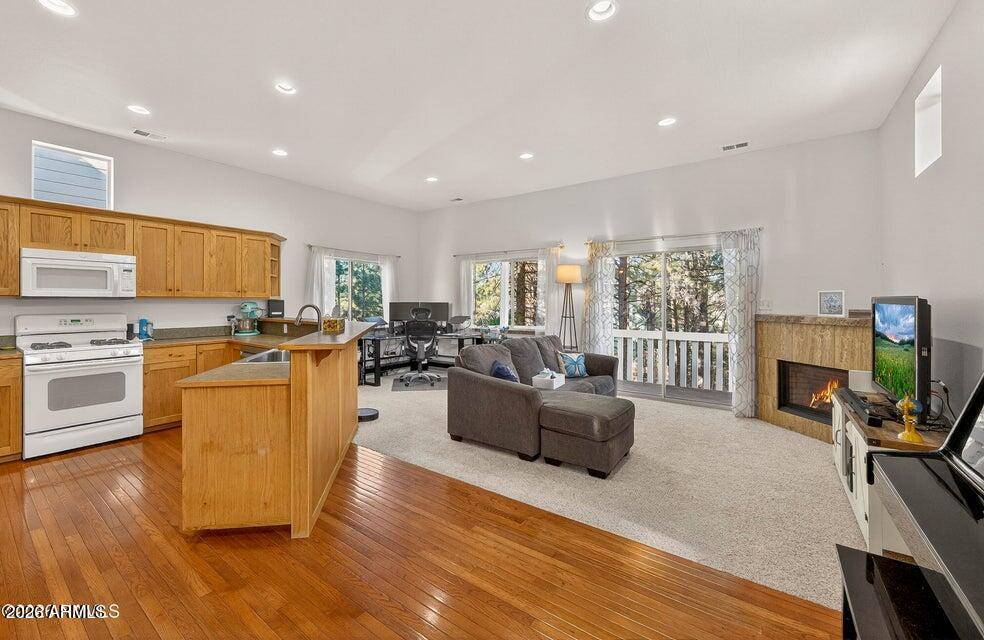 4371 E SAVANNAH Circle