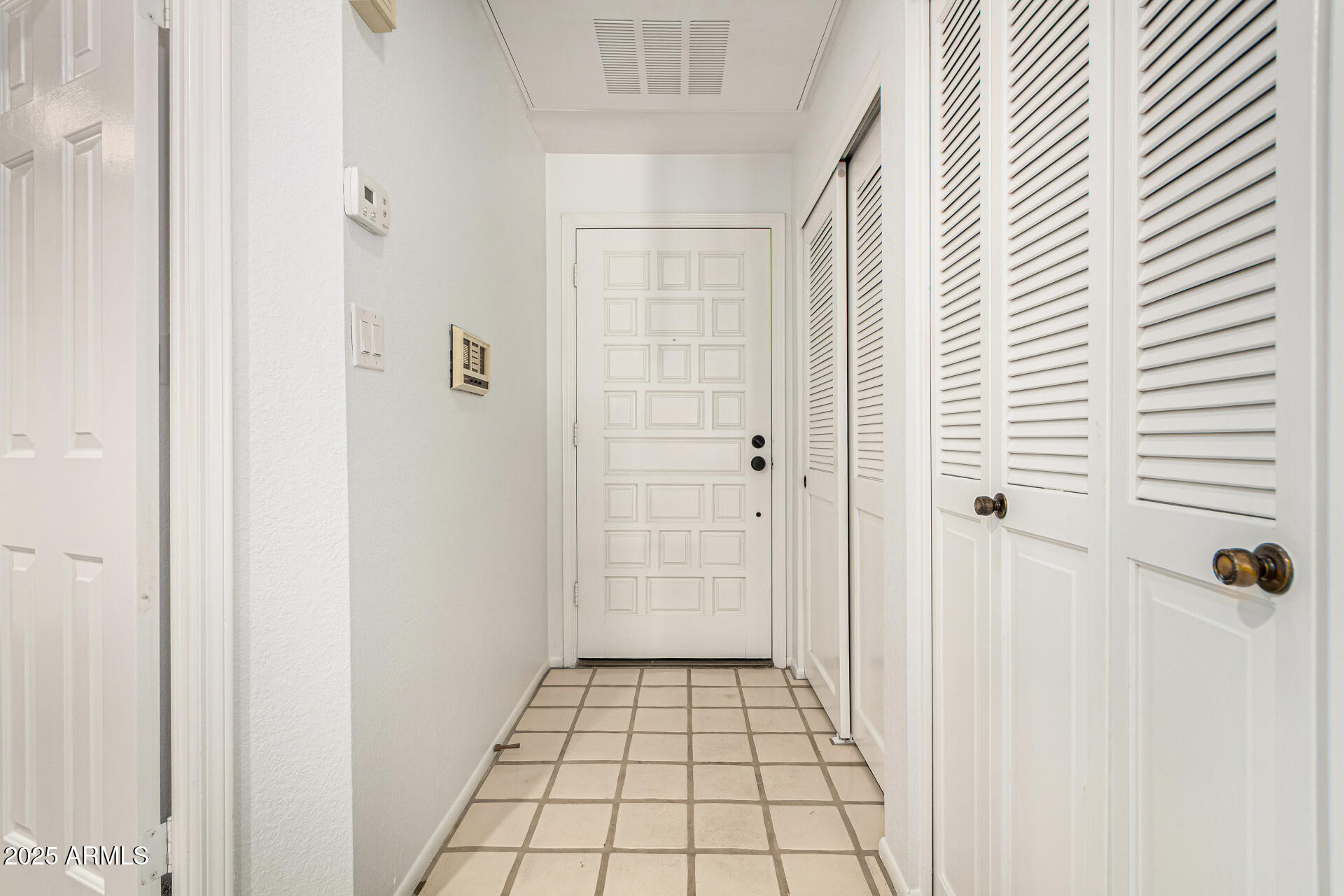 5200 S LAKESHORE Drive 206