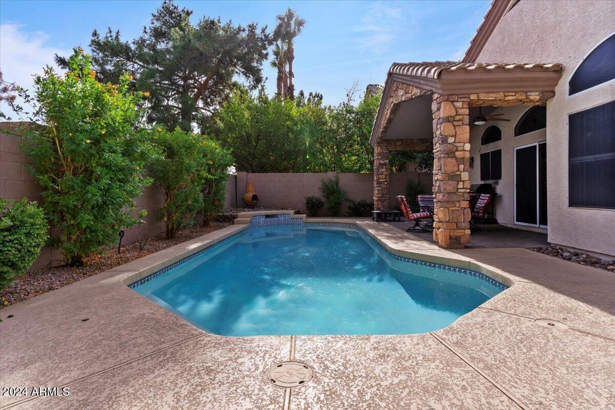 Glendale, Arizona 85308, United States, 4 Bedrooms Bedrooms, ,2 BathroomsBathrooms,Residential,Pending,47729