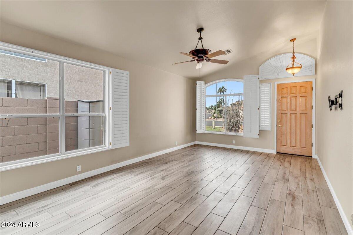 Glendale, Arizona 85308, United States, 4 Bedrooms Bedrooms, ,2 BathroomsBathrooms,Residential,Pending,47729