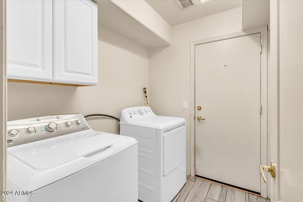 Glendale, Arizona 85308, United States, 4 Bedrooms Bedrooms, ,2 BathroomsBathrooms,Residential,Pending,47729