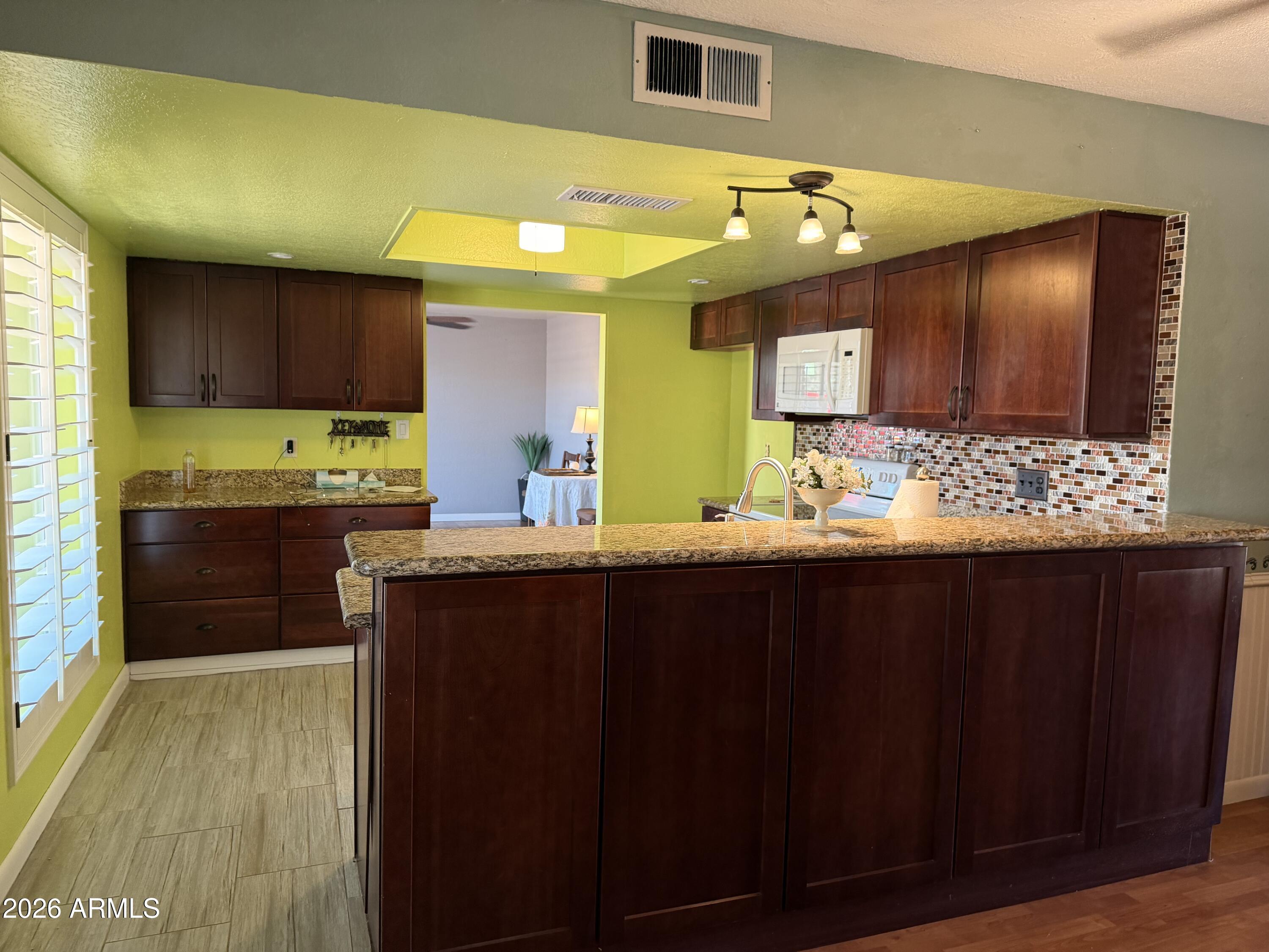 407 W ORAIBI Drive