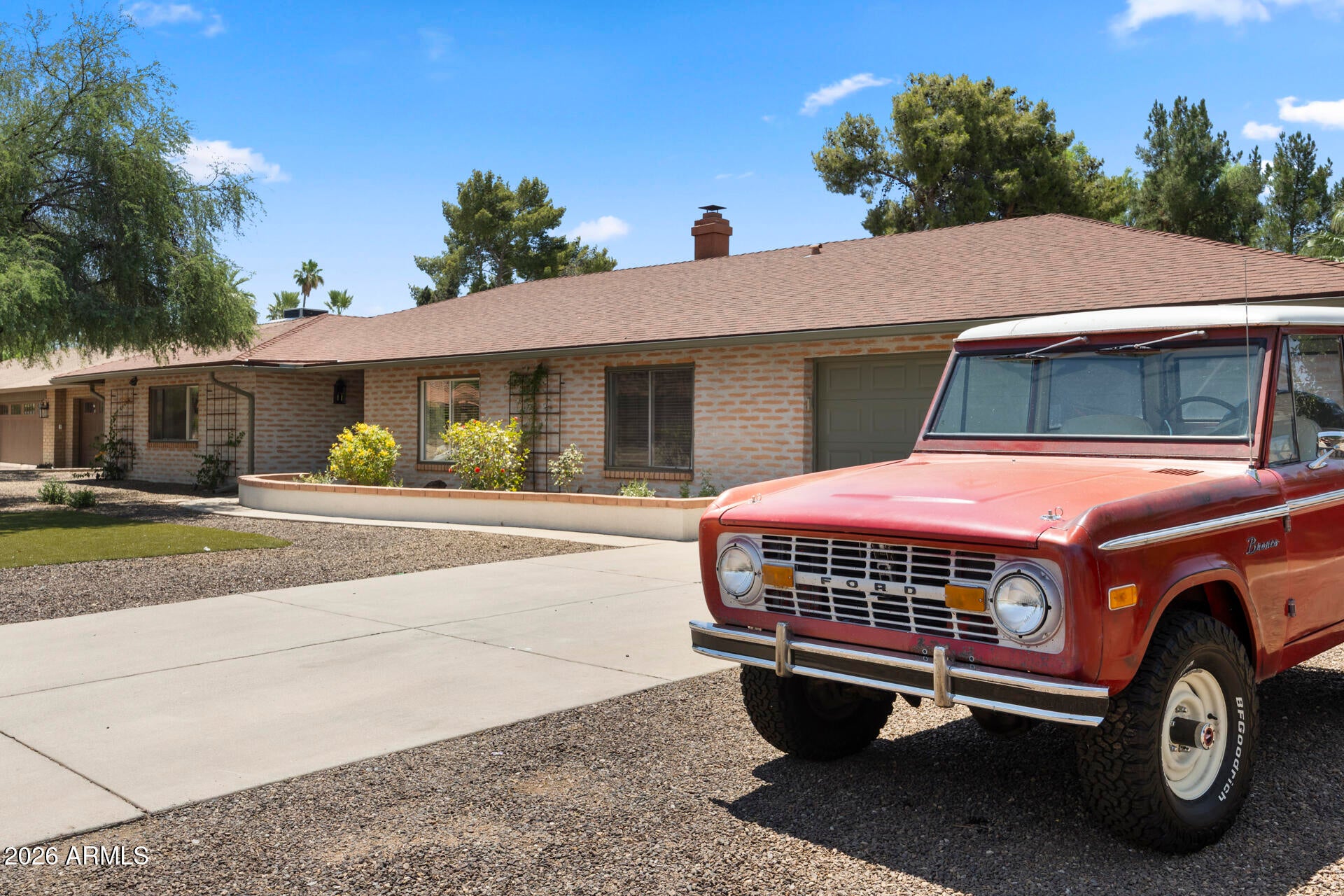 5449 E LARKSPUR Drive