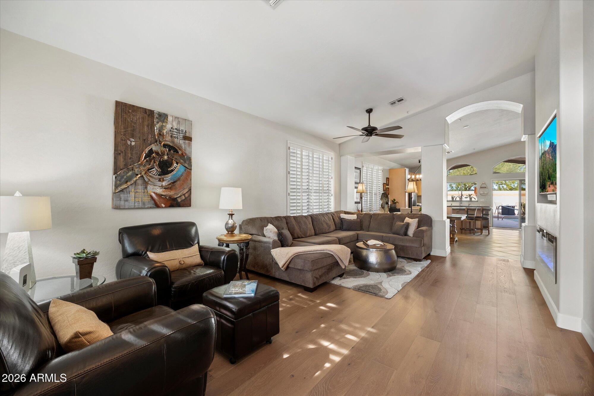 8114 E THERESA Drive