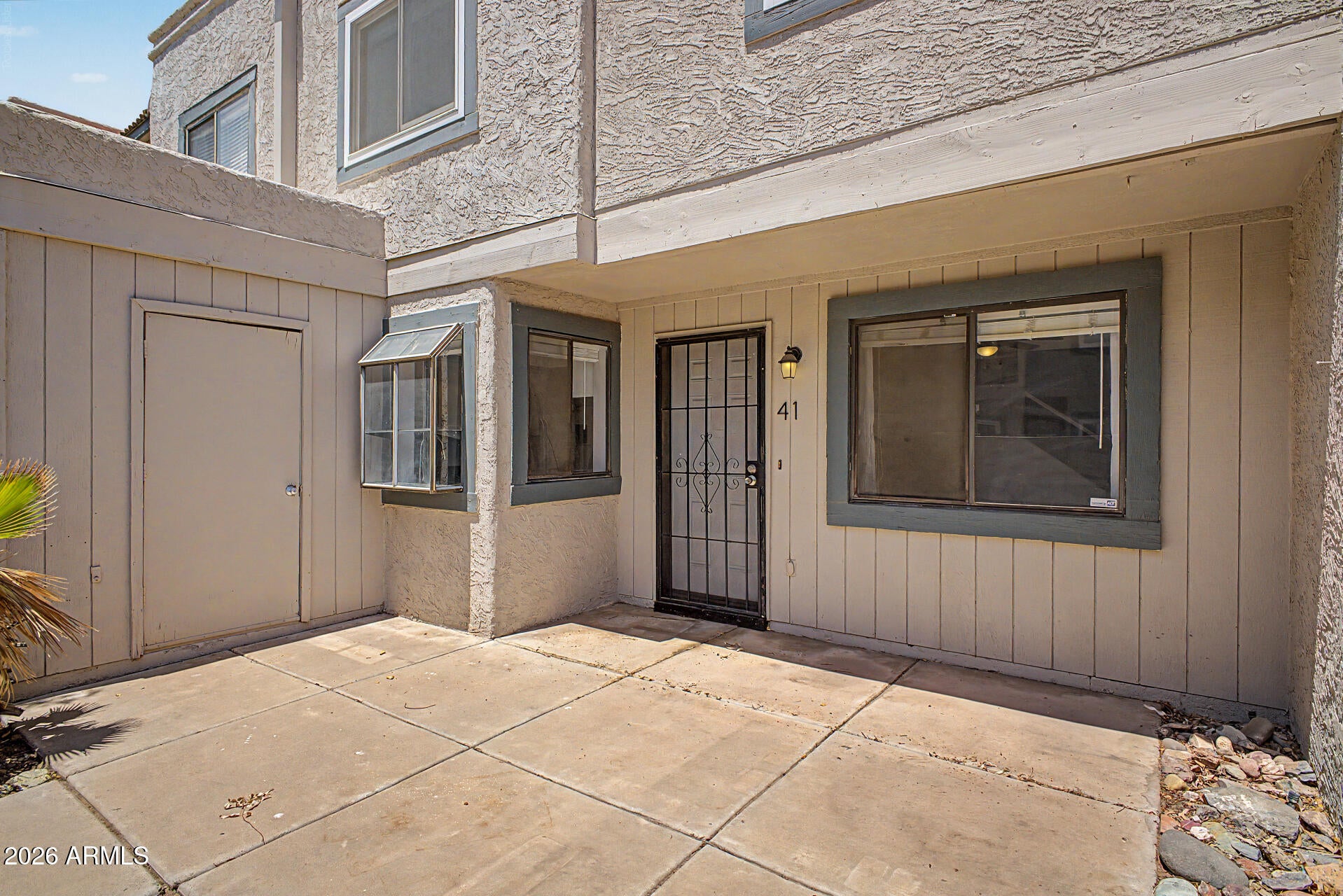 2311 E HARTFORD Avenue 41