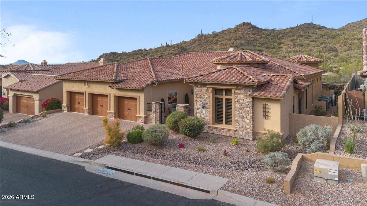 8122 E VISTA CANYON Street