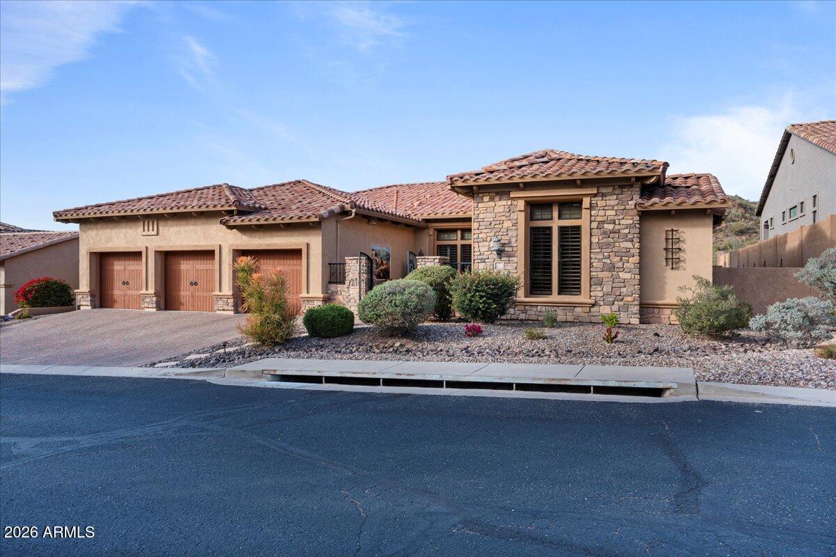 8122 E VISTA CANYON Street