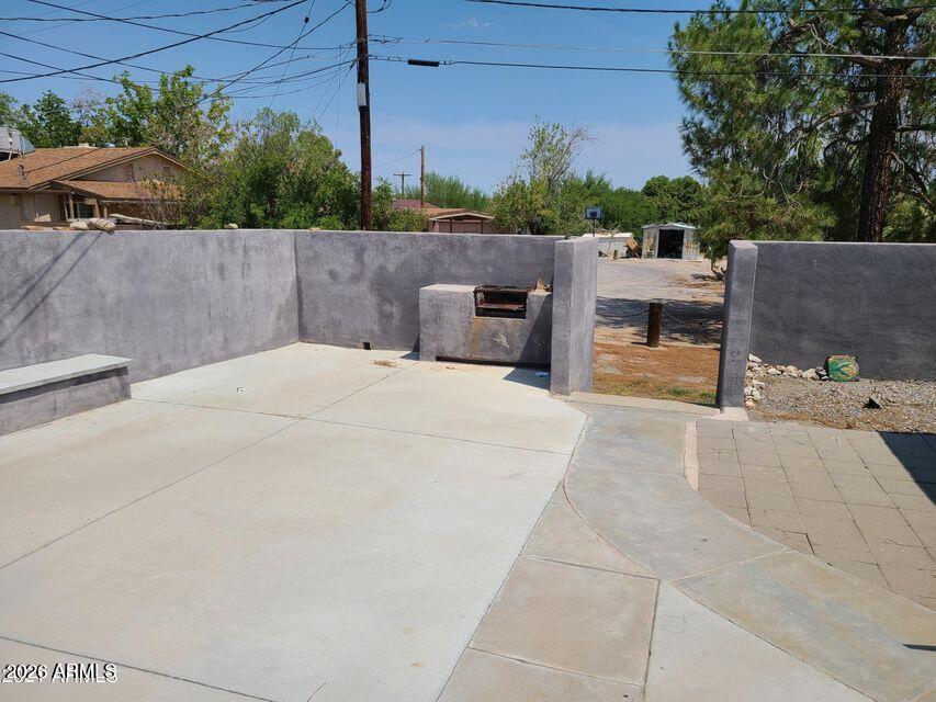 145 W Wickenburg Way W Apt B-2