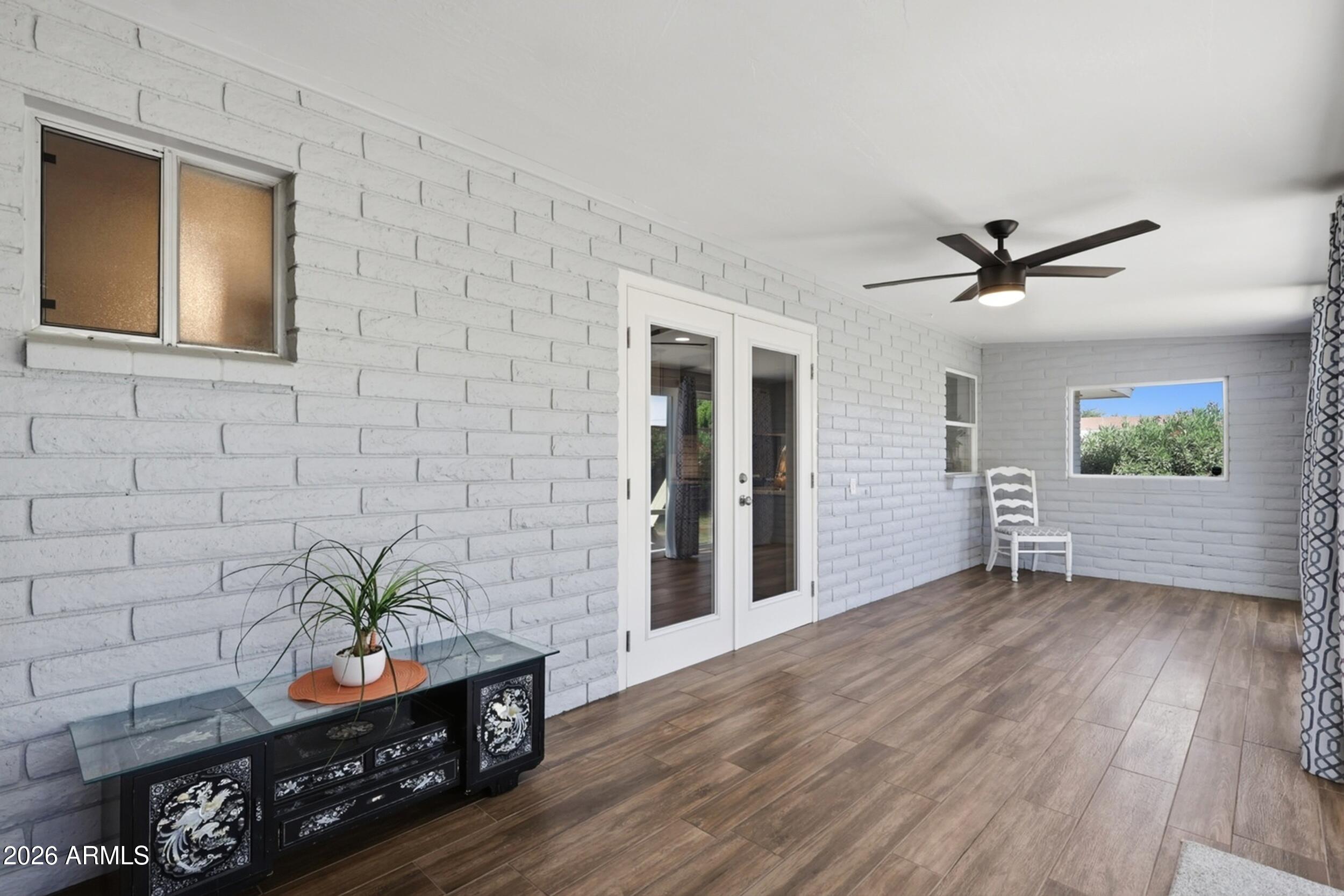 SUNLAND VILLAGE 5 - Residential