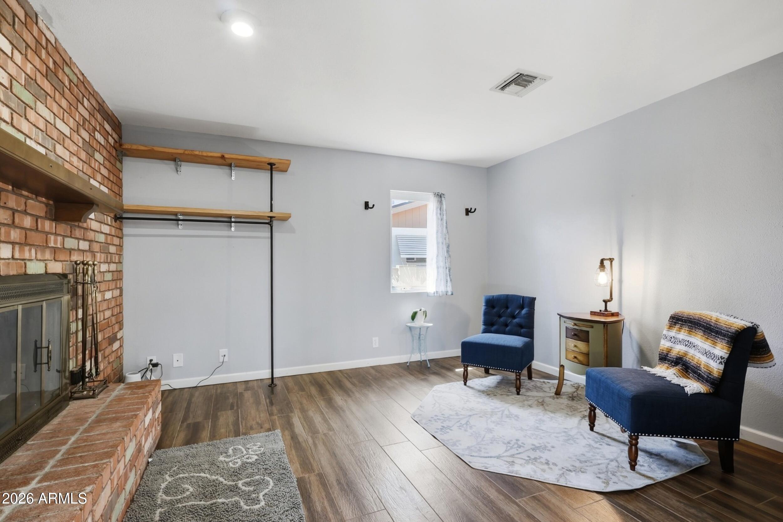 SUNLAND VILLAGE 5 - Residential