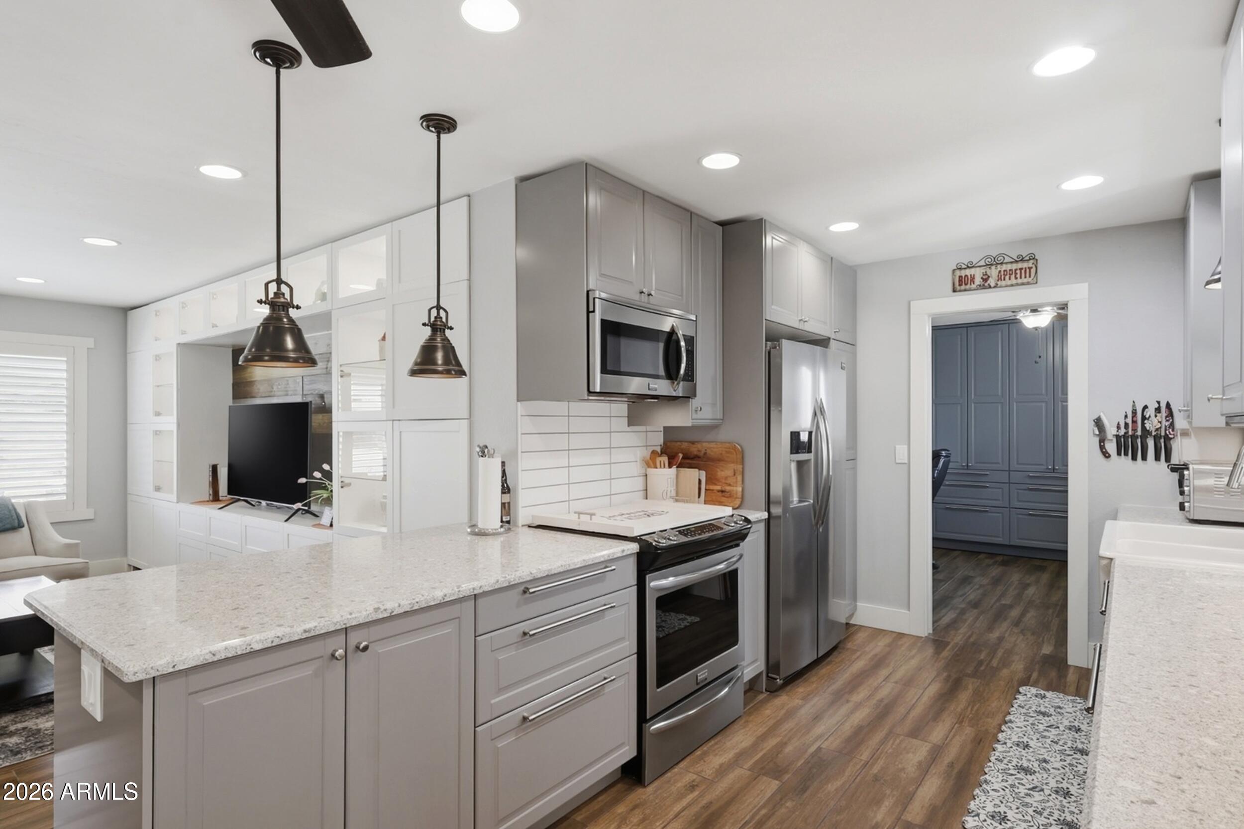 SUNLAND VILLAGE 5 - Residential