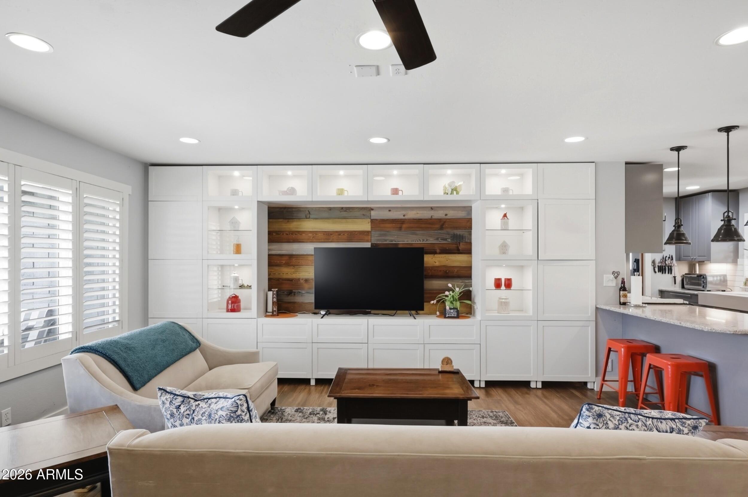 SUNLAND VILLAGE 5 - Residential