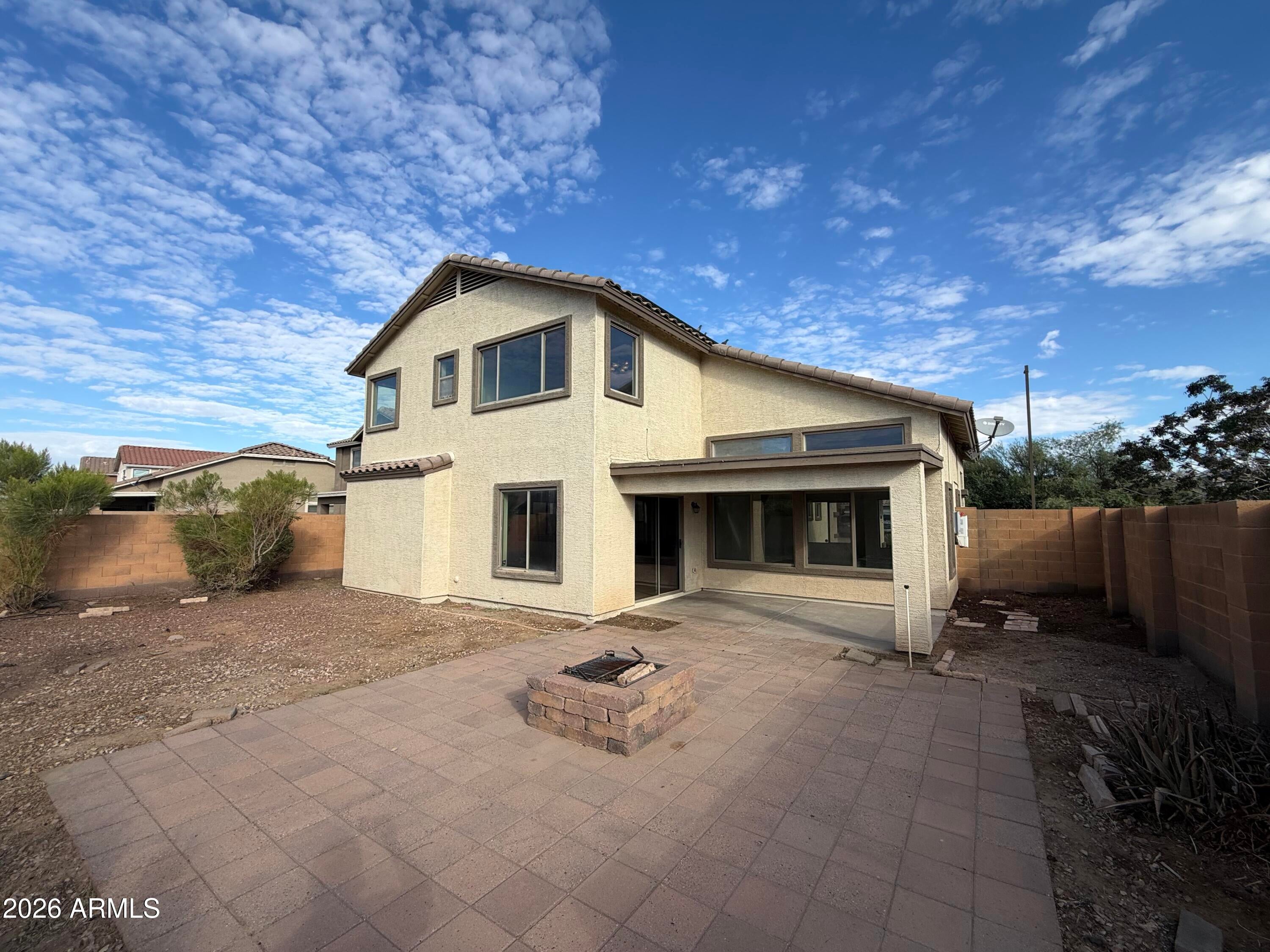 25583 W PIONEER Street