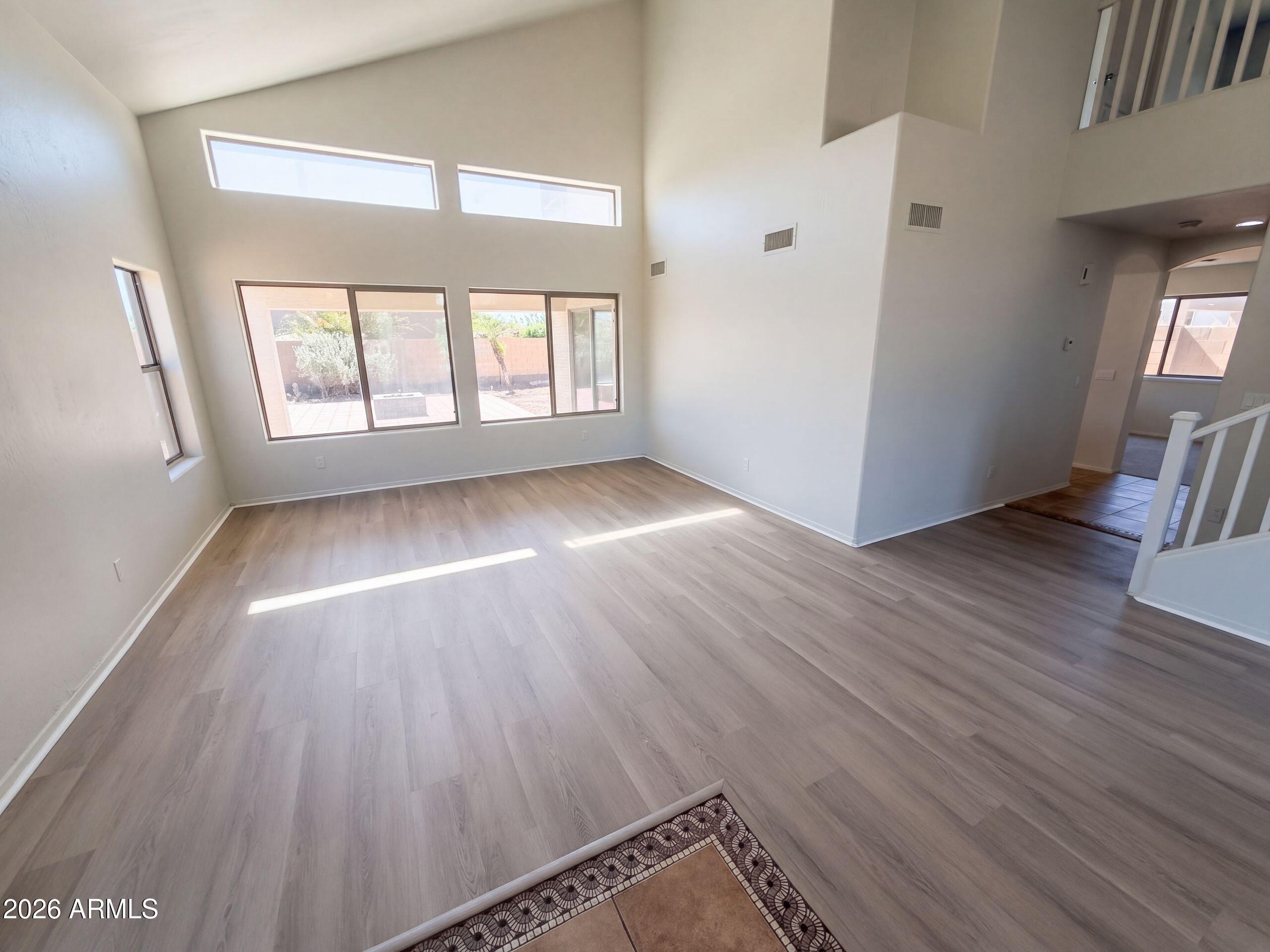 25583 W PIONEER Street